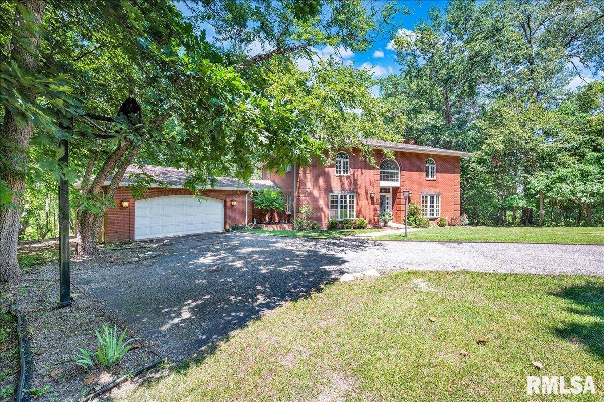 Peoria, IL 61615,319 W RAVINWOODS RD