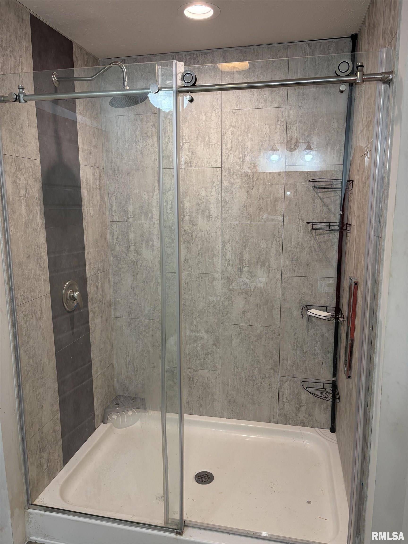 Hopedale, IL 61747,713 LYNN ST