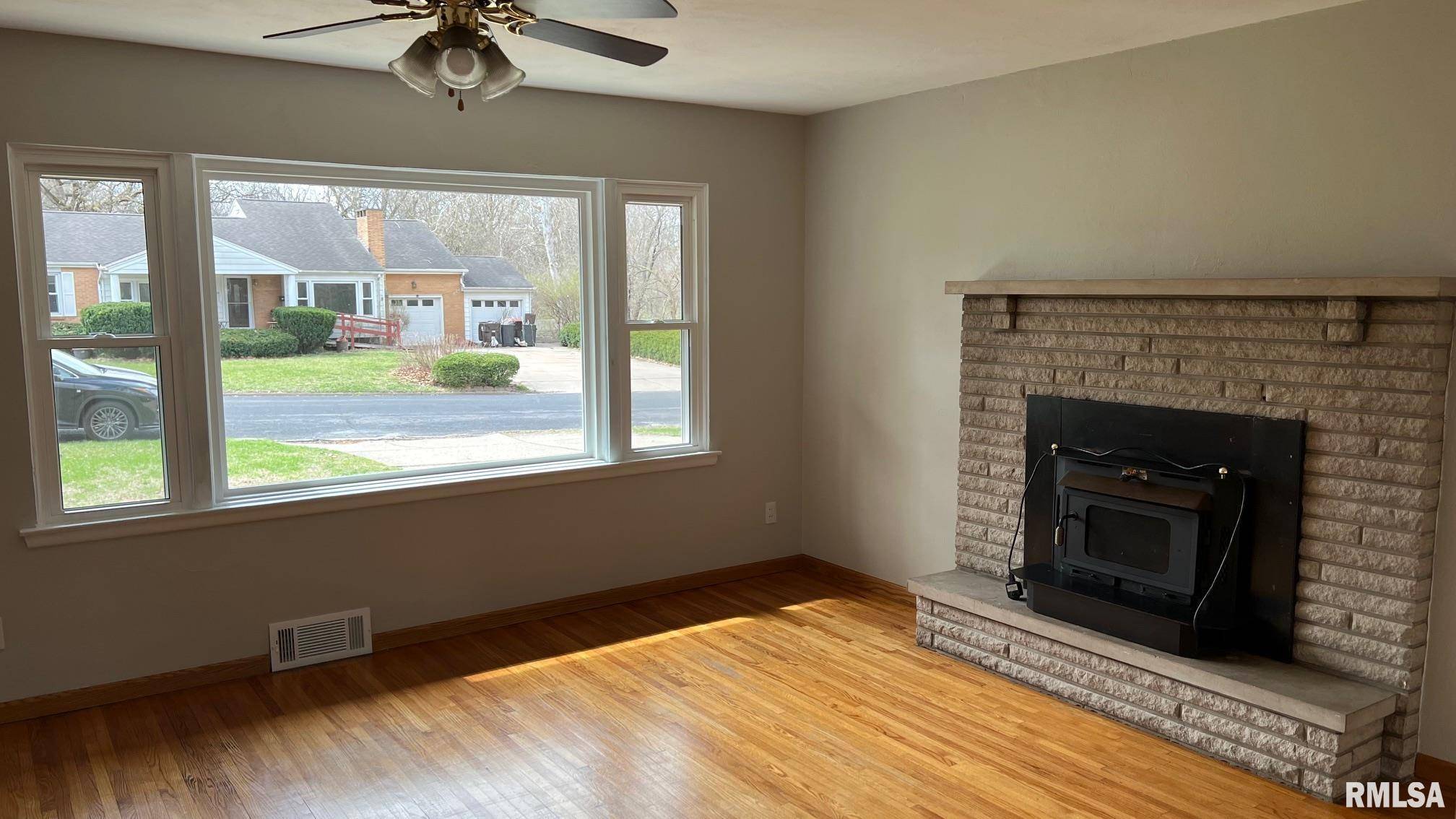 Peoria, IL 61614,1413 W West Aire AVE