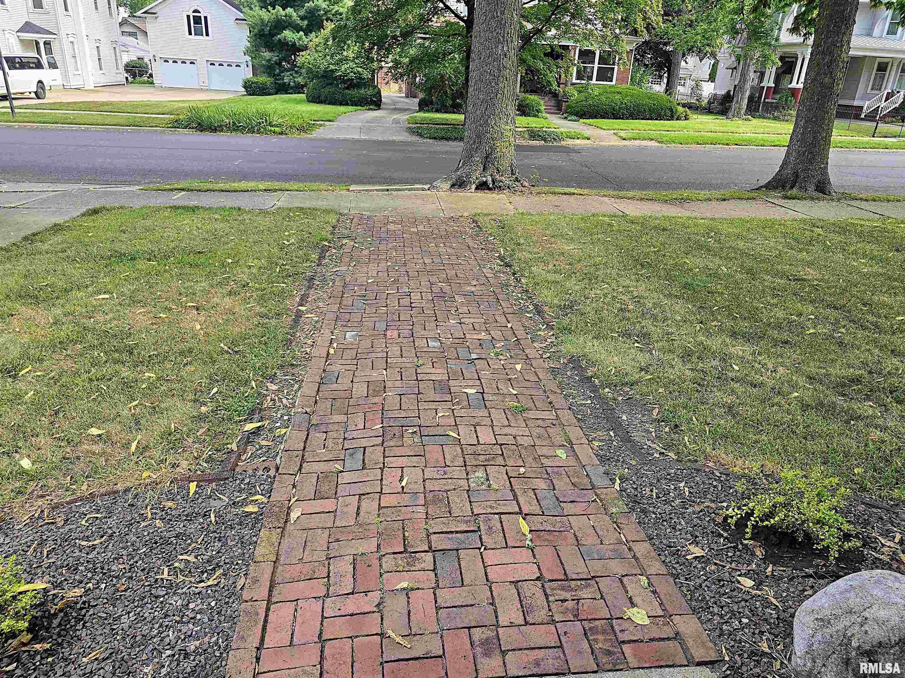 Pekin, IL 61554,704 WASHINGTON ST