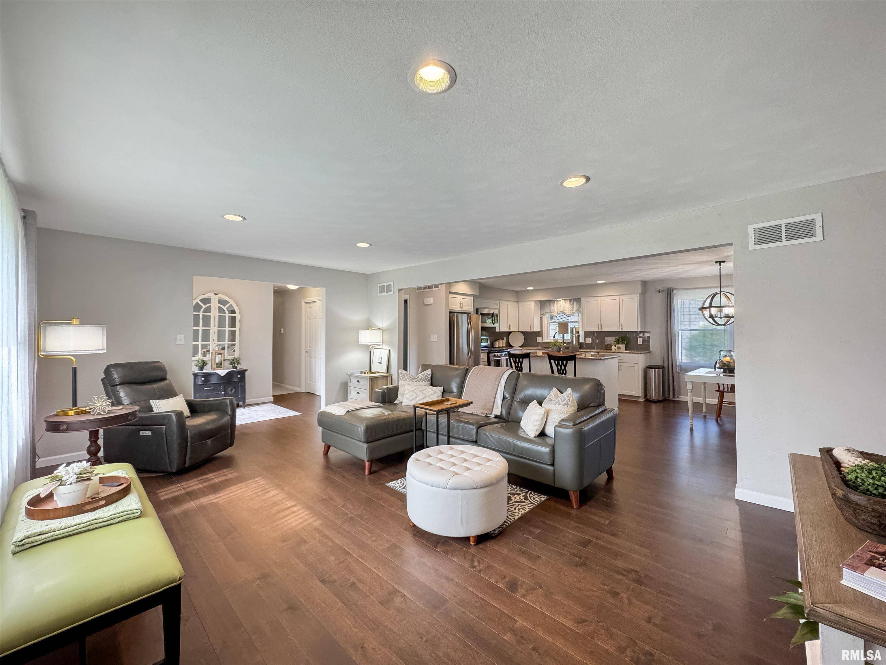 Peoria, IL 61614,6823 N BOBOLINK RD