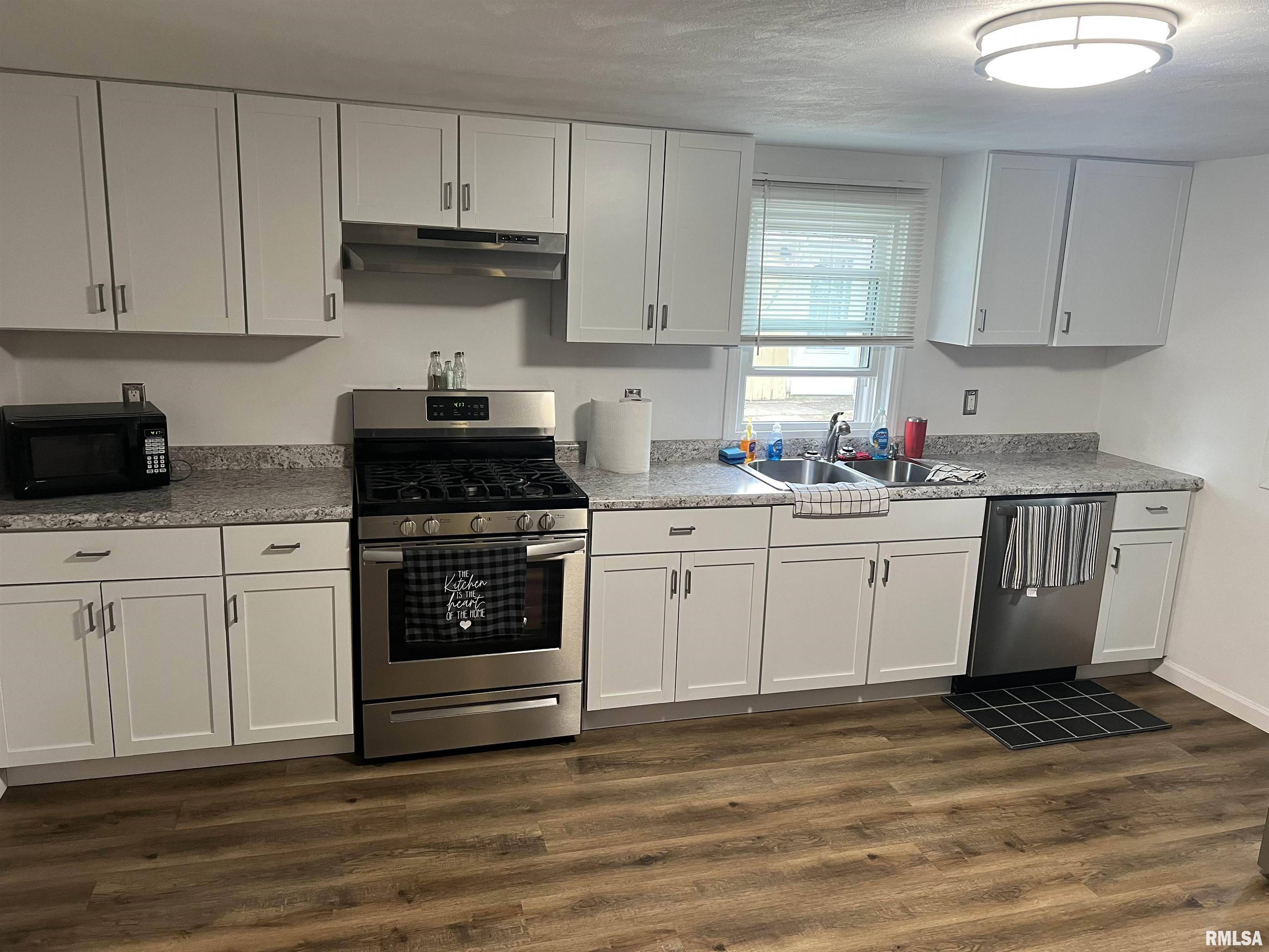 Pekin, IL 61554,1504 HENRY ST
