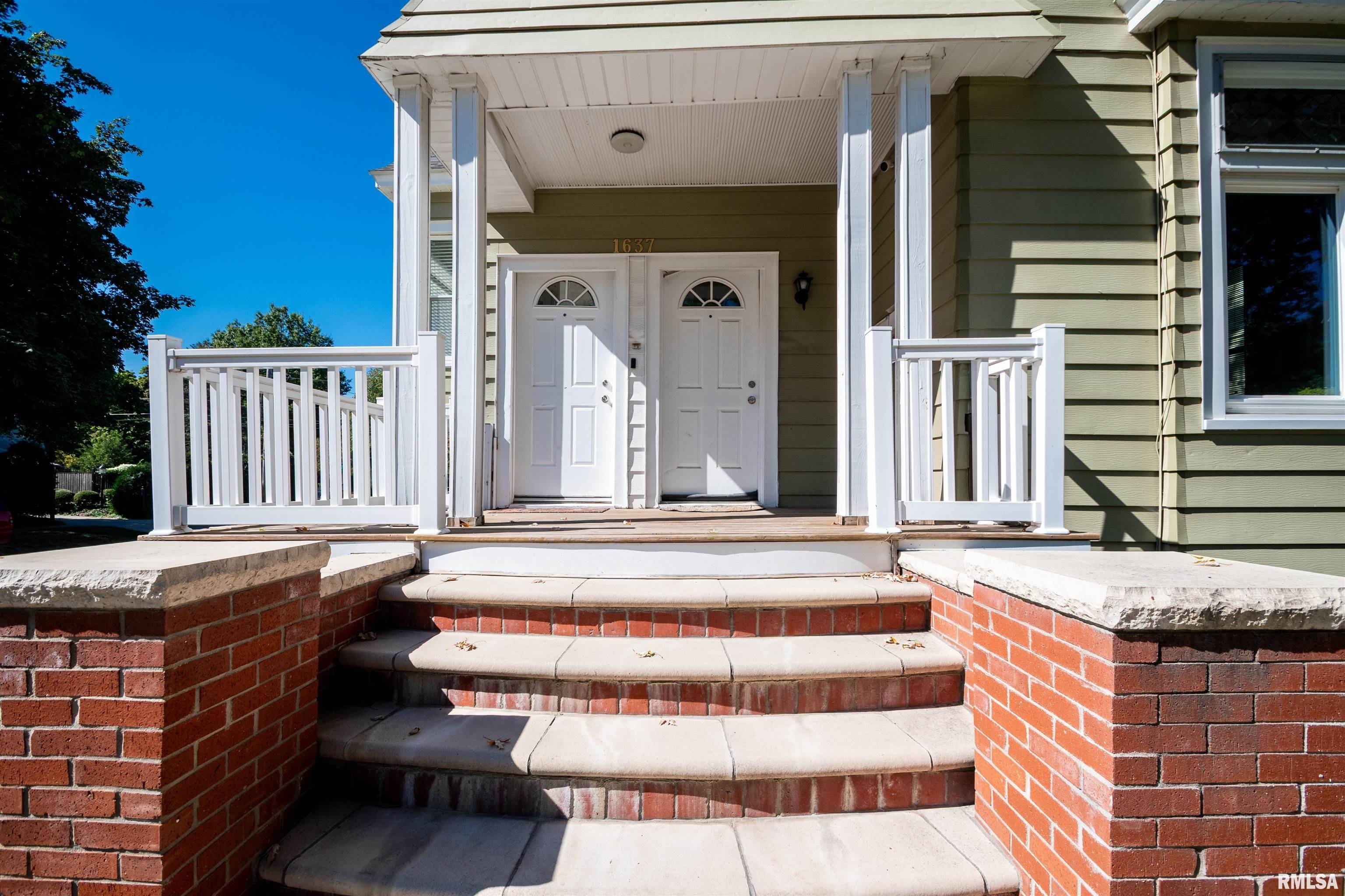 Peoria, IL 61606,1637 W MOSS AVE