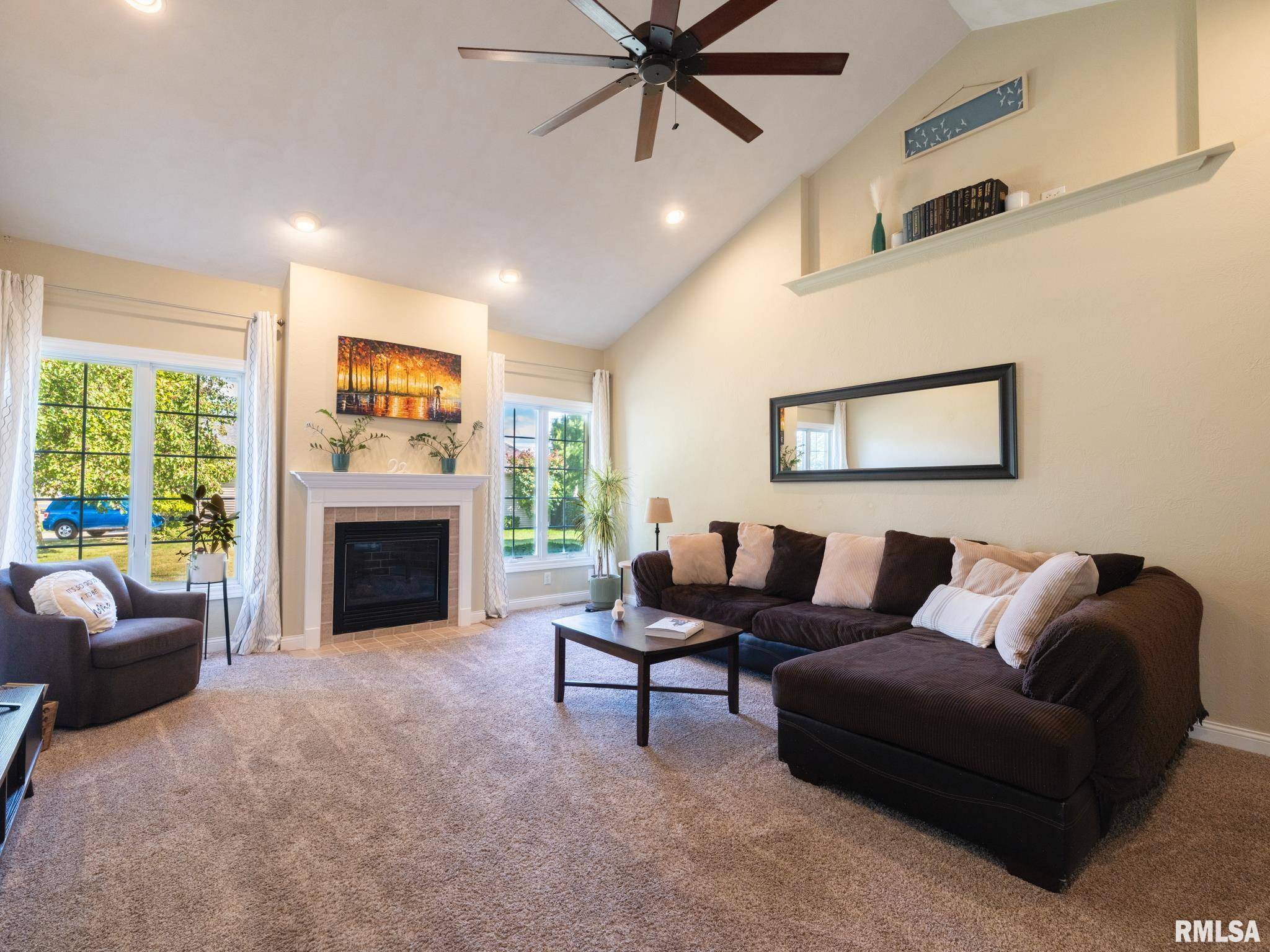 Pekin, IL 61554,216 DOGWOOD LN