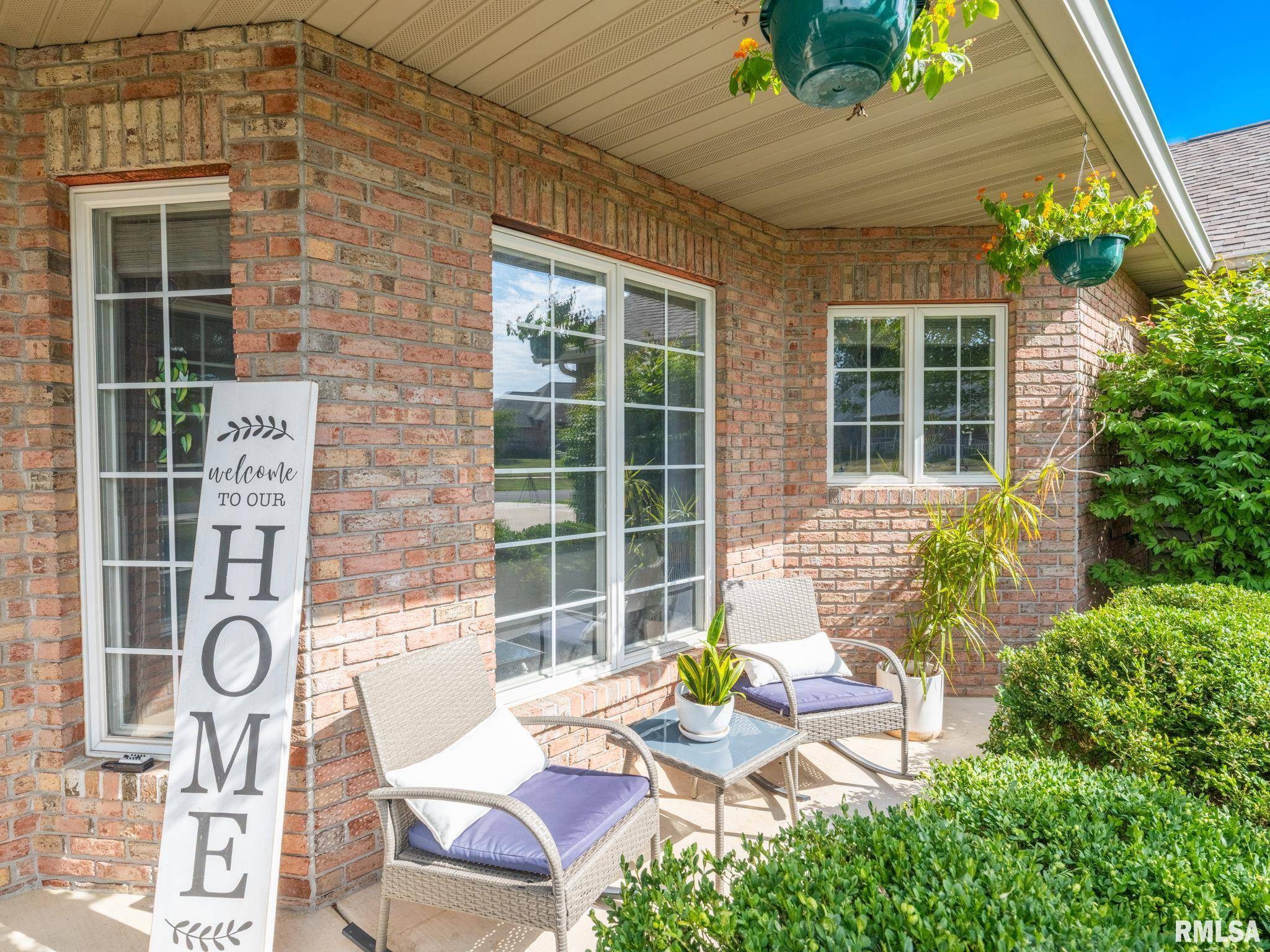 Pekin, IL 61554,216 DOGWOOD LN