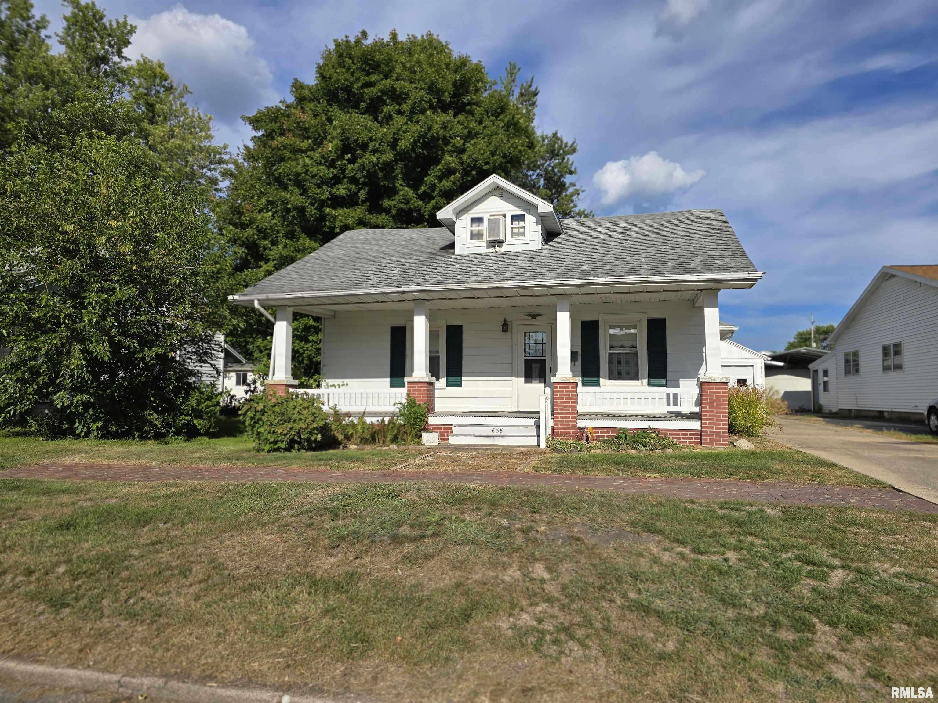 Canton, IL 61520,635 S 1ST AVE
