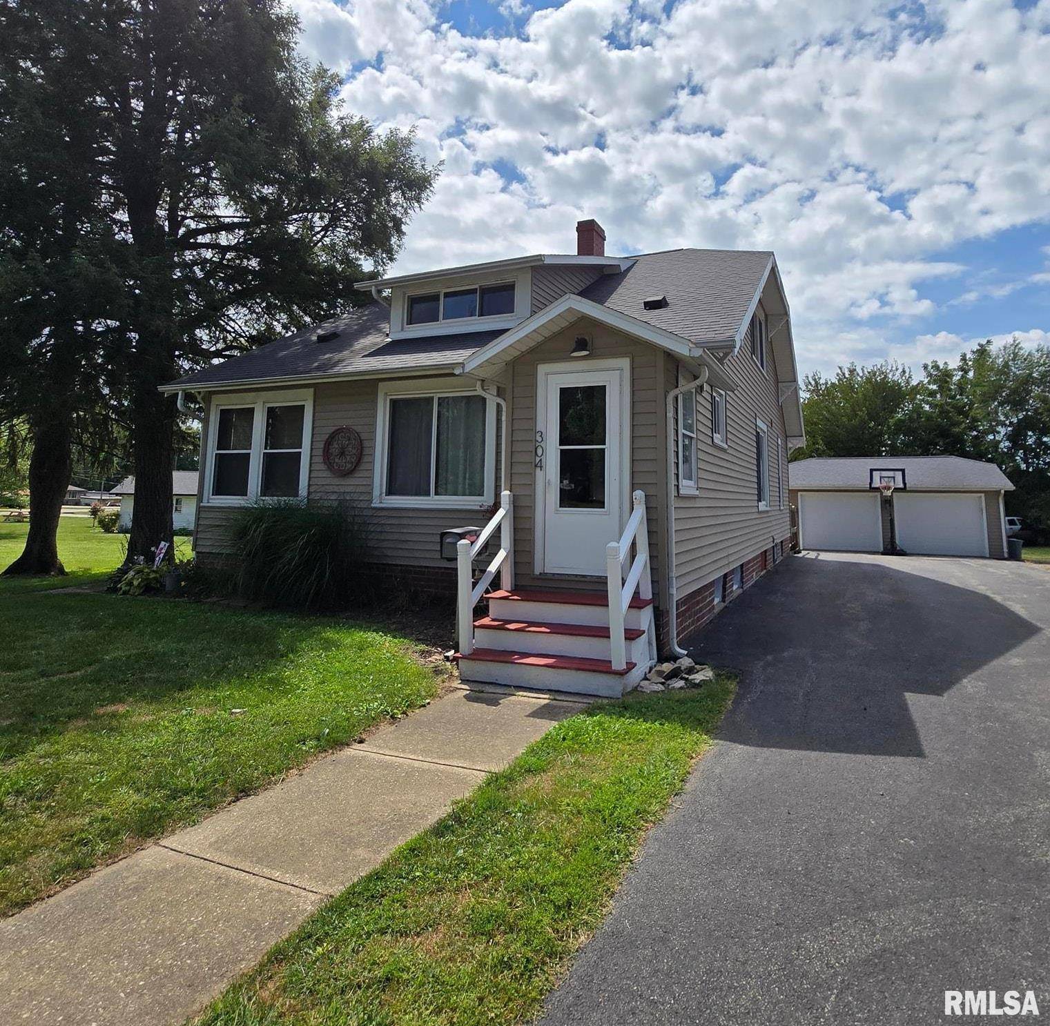 Knoxville, IL 61448,304 GALESBURG RD