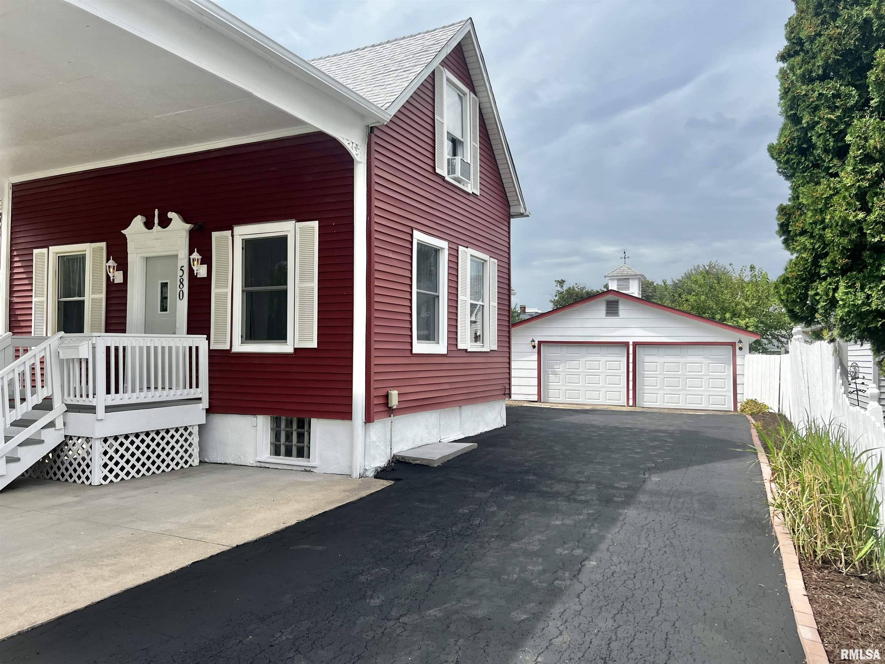 Galesburg, IL 61401,580 LAWRENCE AVE