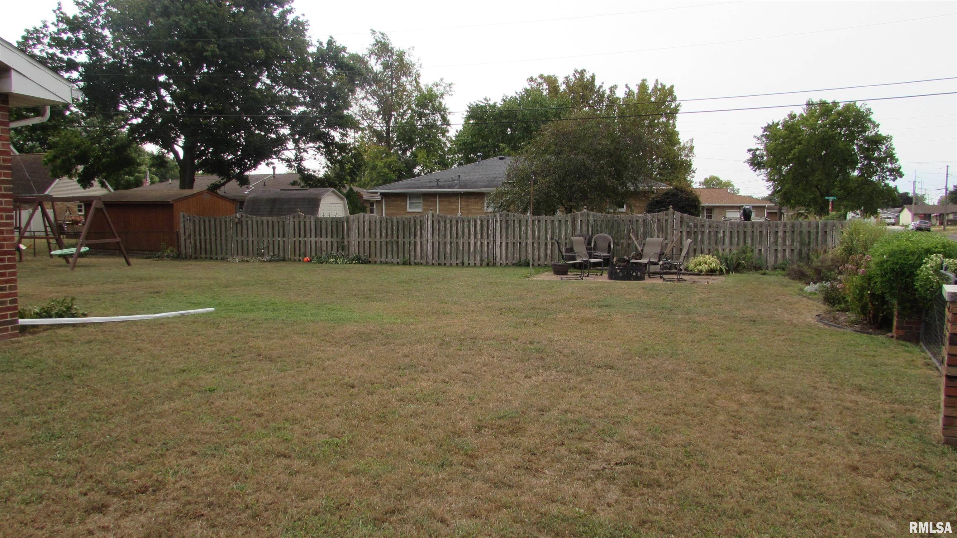 Pekin, IL 61554,300 LAKESIDE AVE