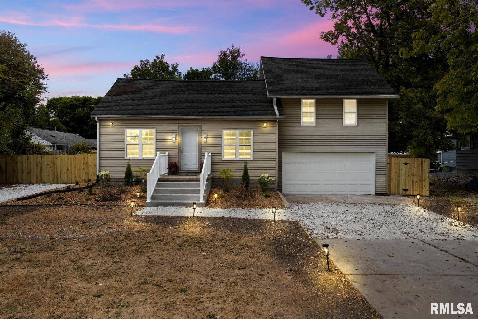 Peoria, IL 61614,6227 N SHERIDAN RD