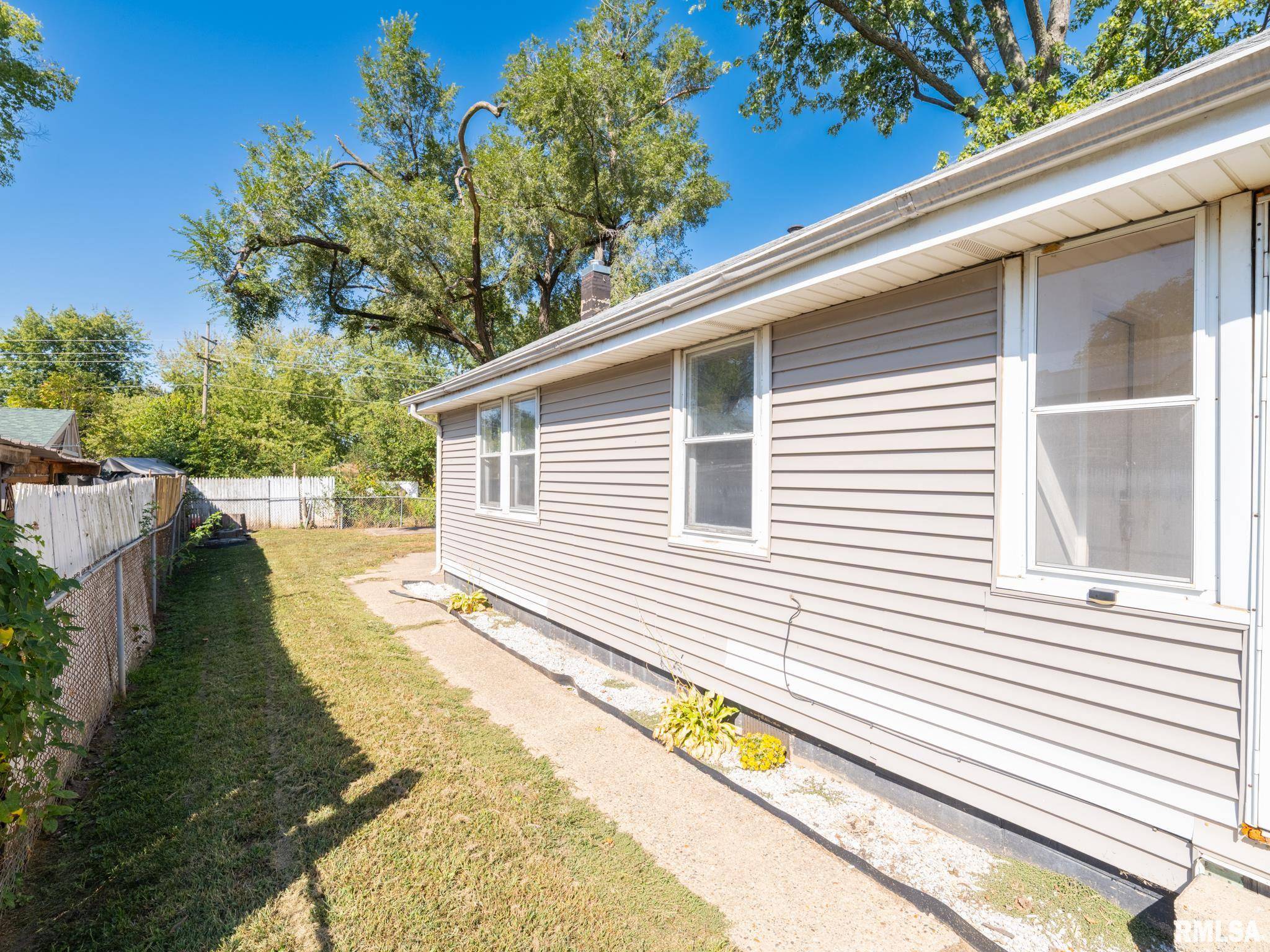 Pekin, IL 61554,1017 S 12TH ST