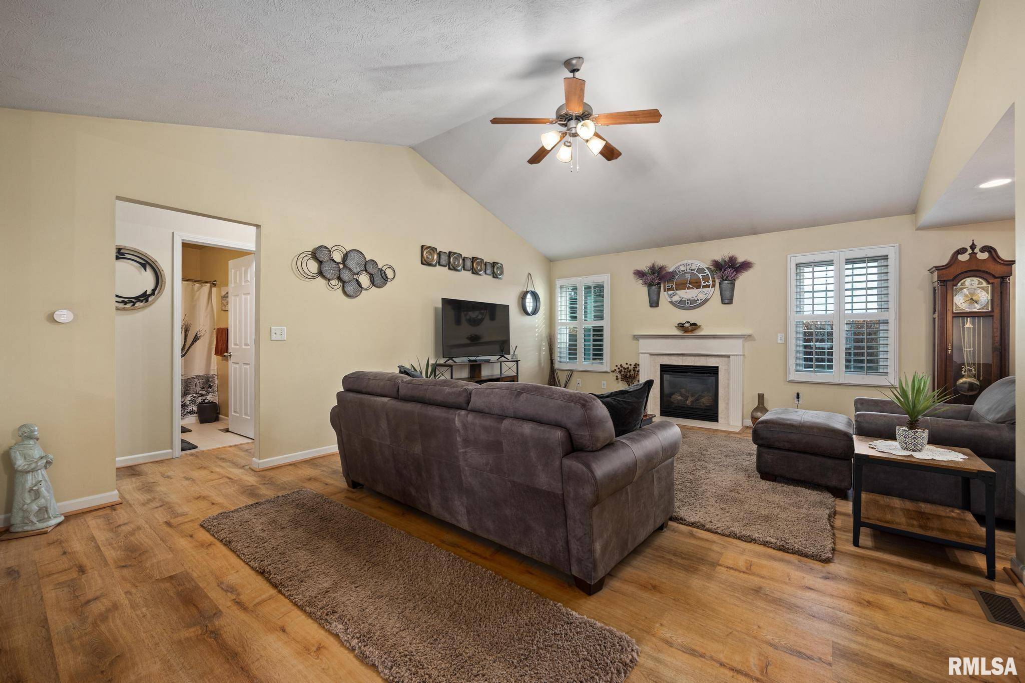 Edwards, IL 61528,5512 W BARBERRY CT