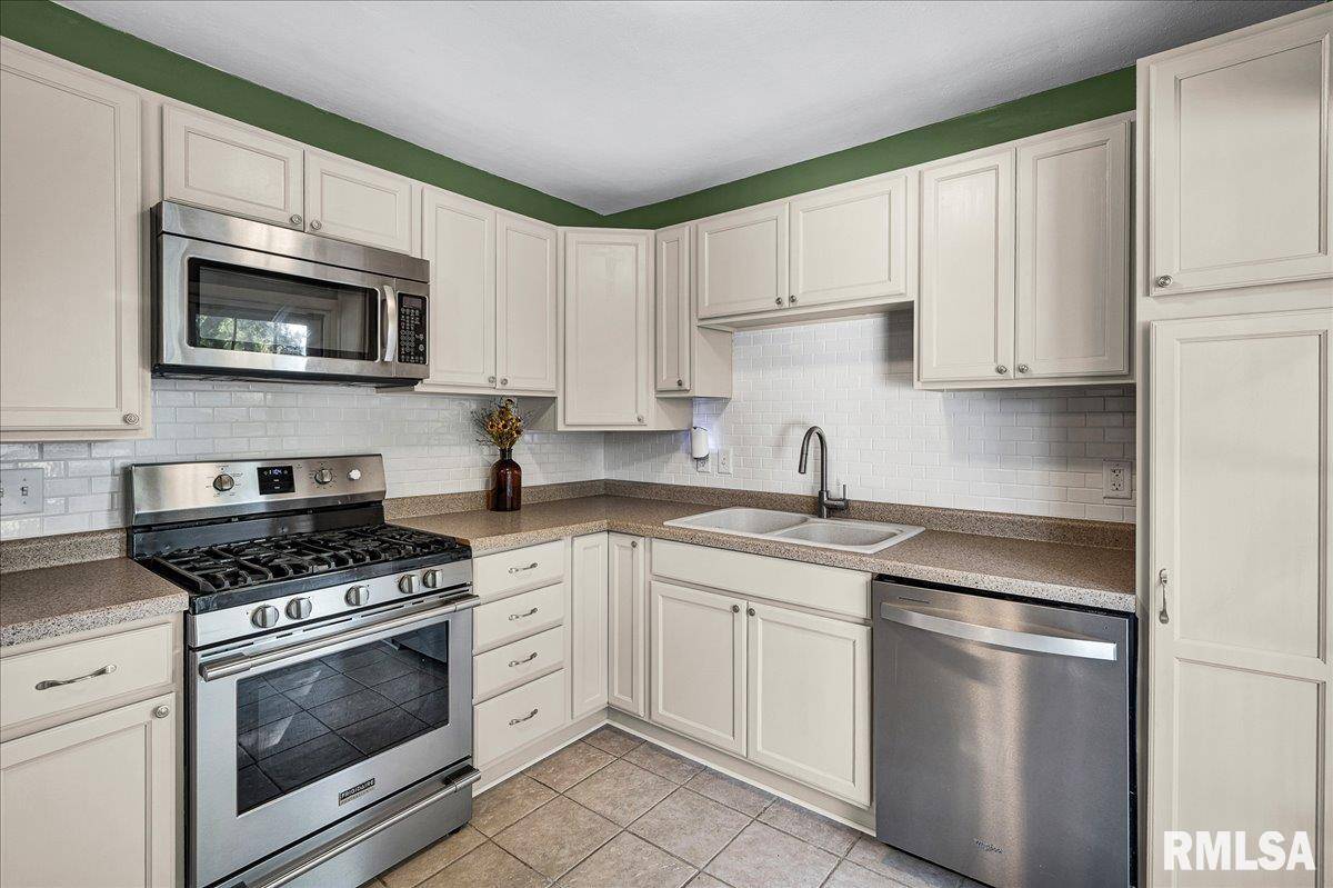 Washington, IL 61571,2225 NORTHRIDGE LN