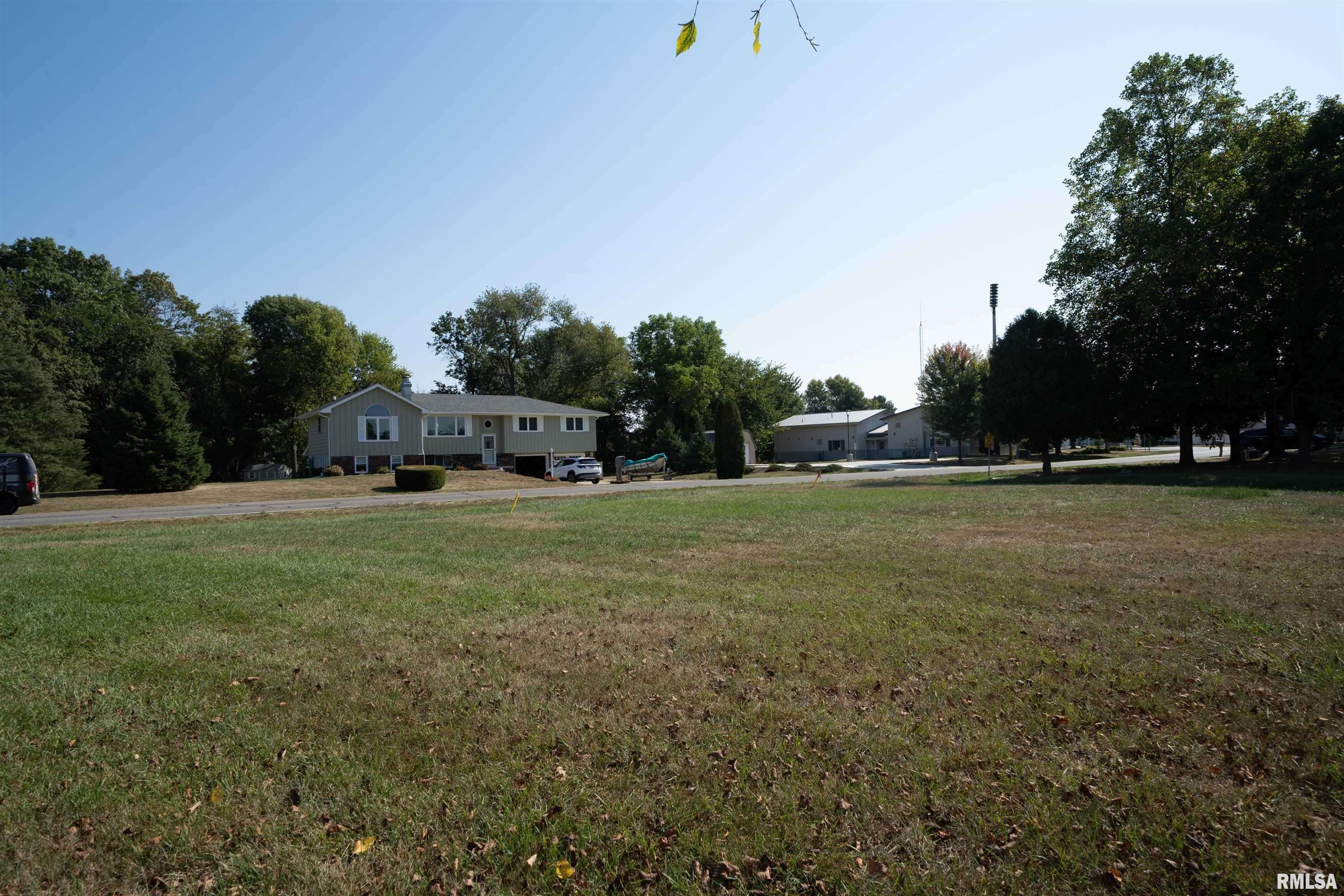 Mapleton, IL 61547,409 W LAKE CAMELOT DR