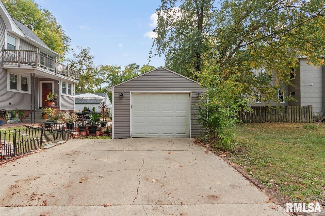 Peoria, IL 61604,310 W ARMSTRONG AVE