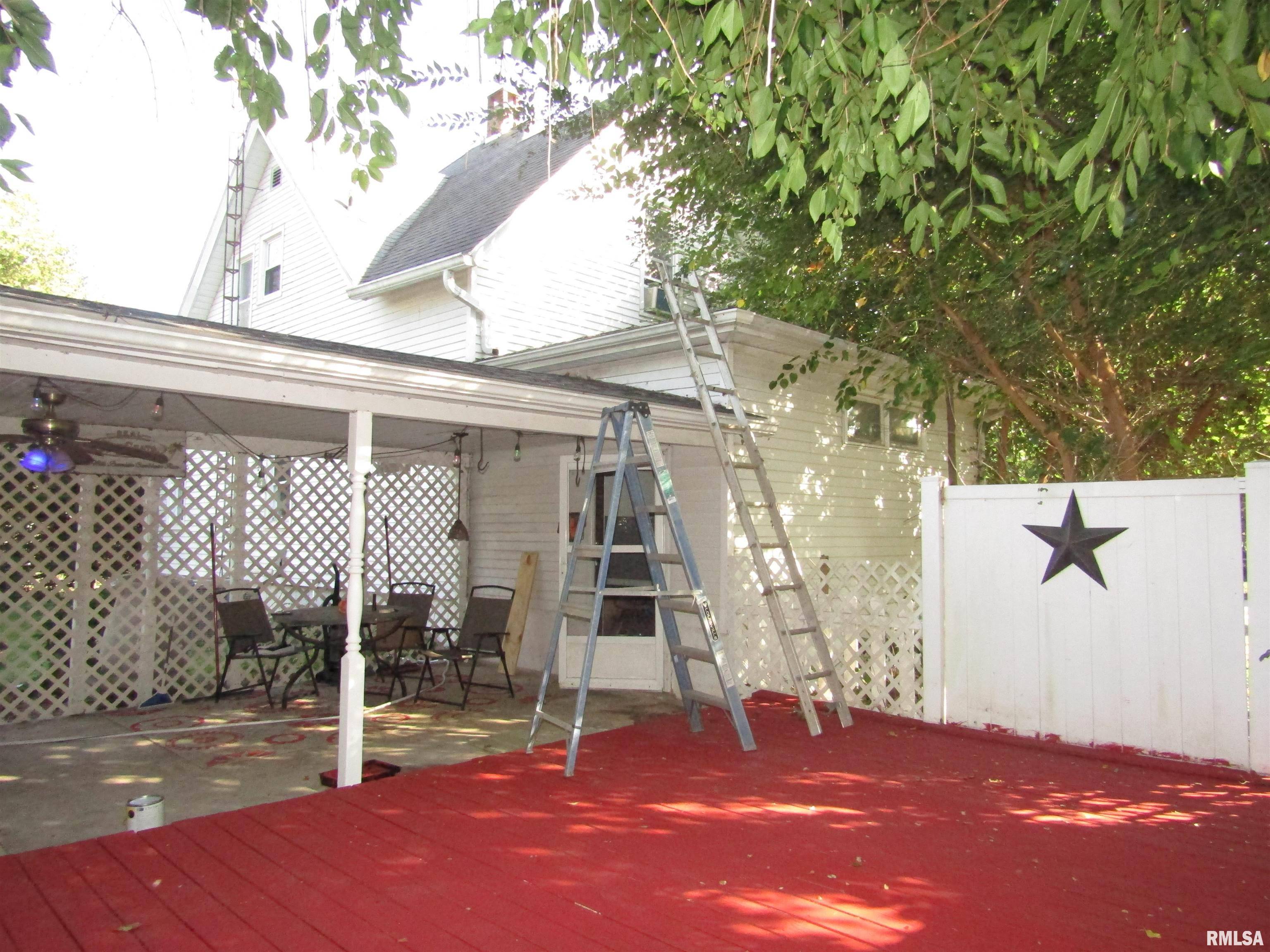 Cuba, IL 61427,916 E JACKSON ST