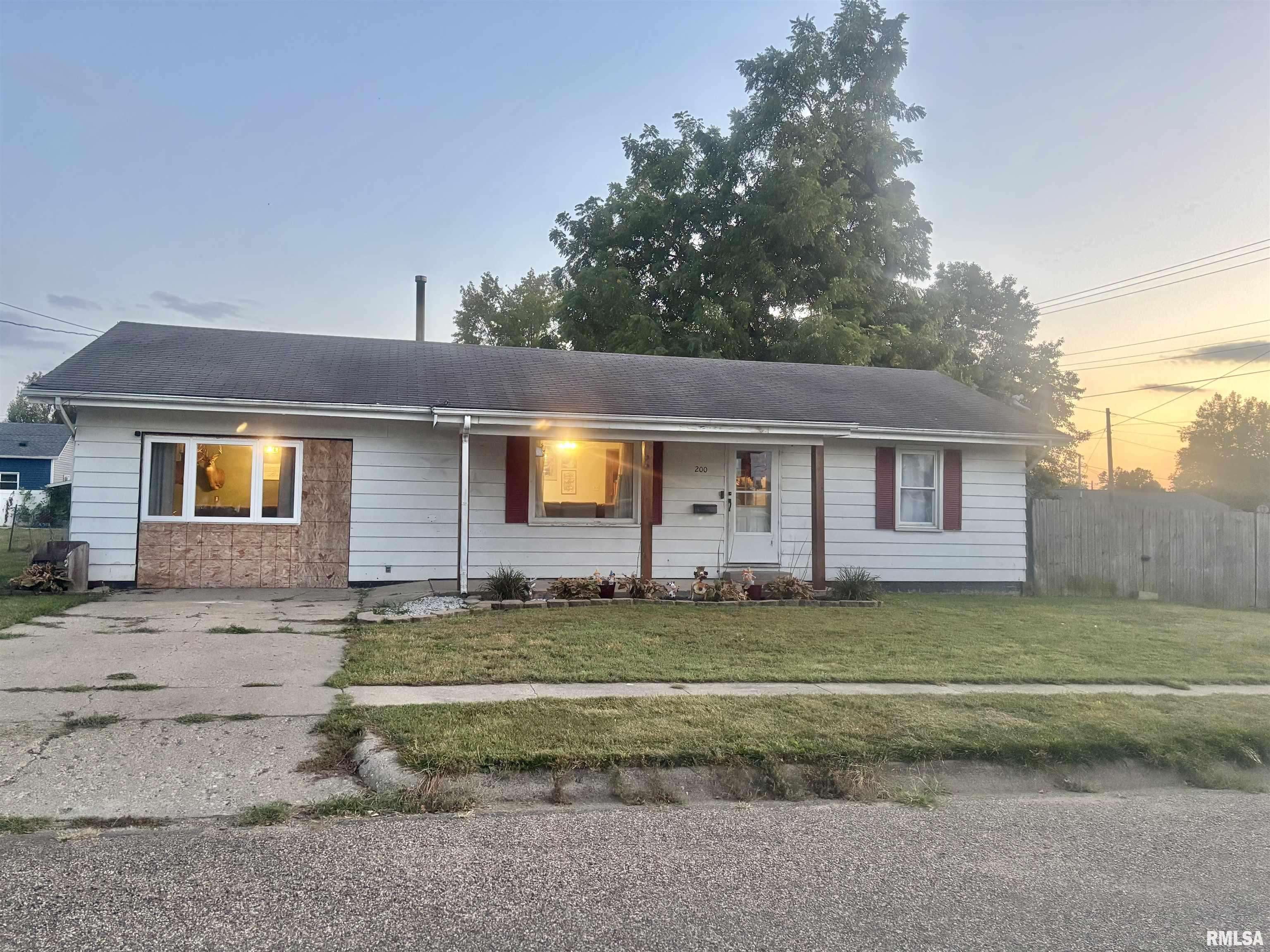Lewistown, IL 61542,200 W AVENUE B AVE