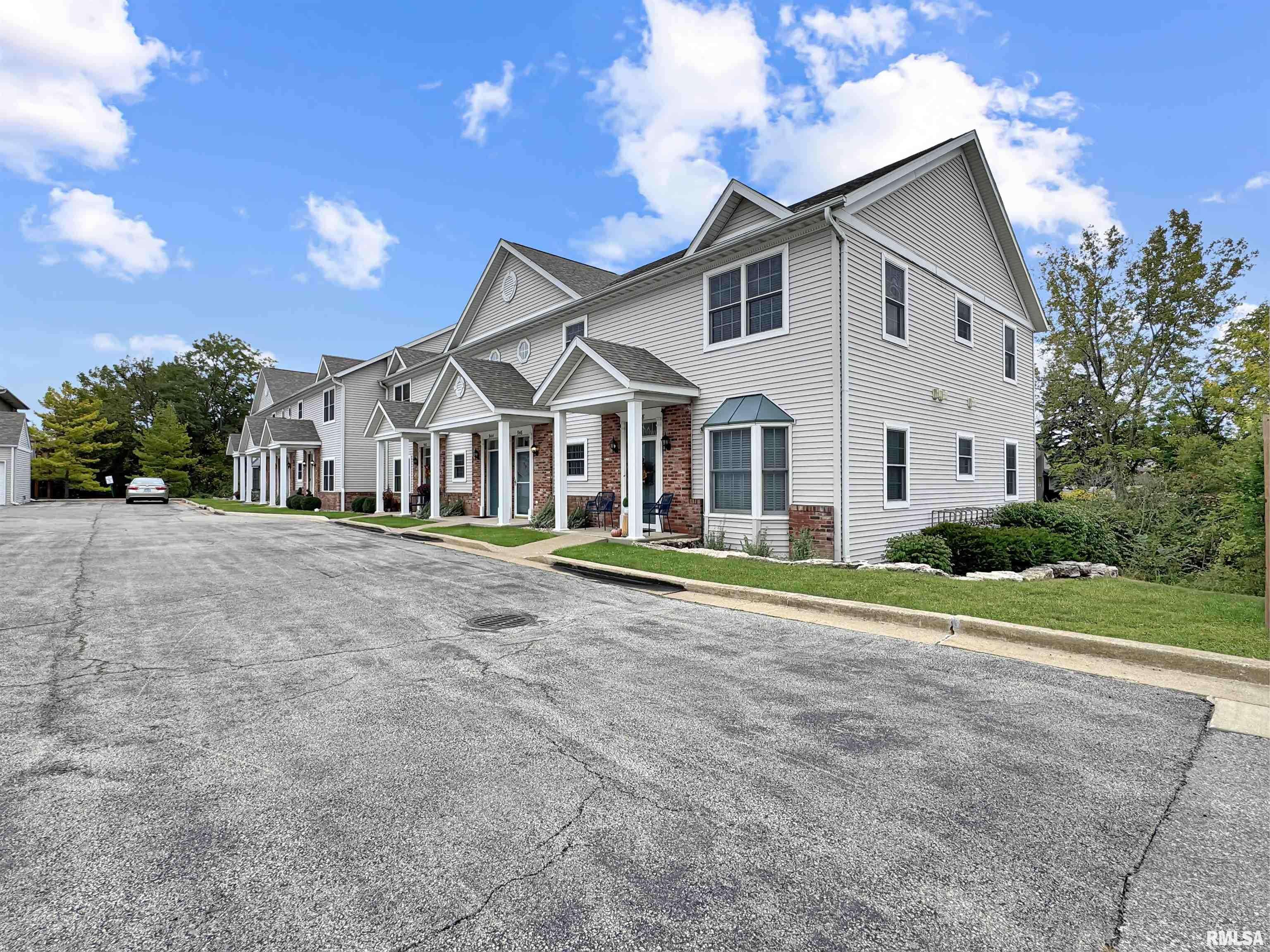 Peoria, IL 61614,936 W TRAILCREEK DR
