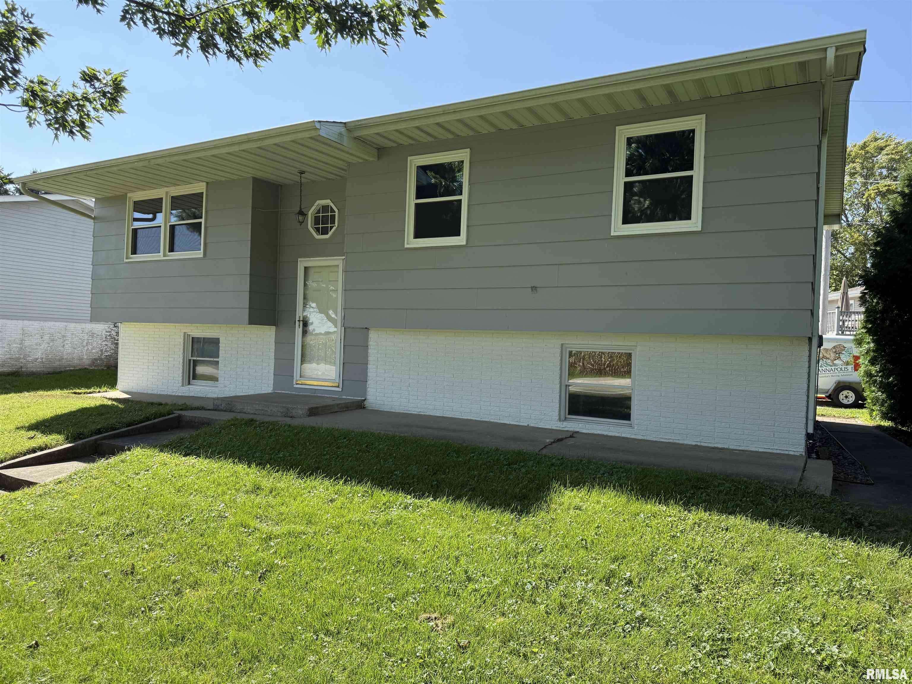 Cordova, IL 61242,104 IL Route 84 S