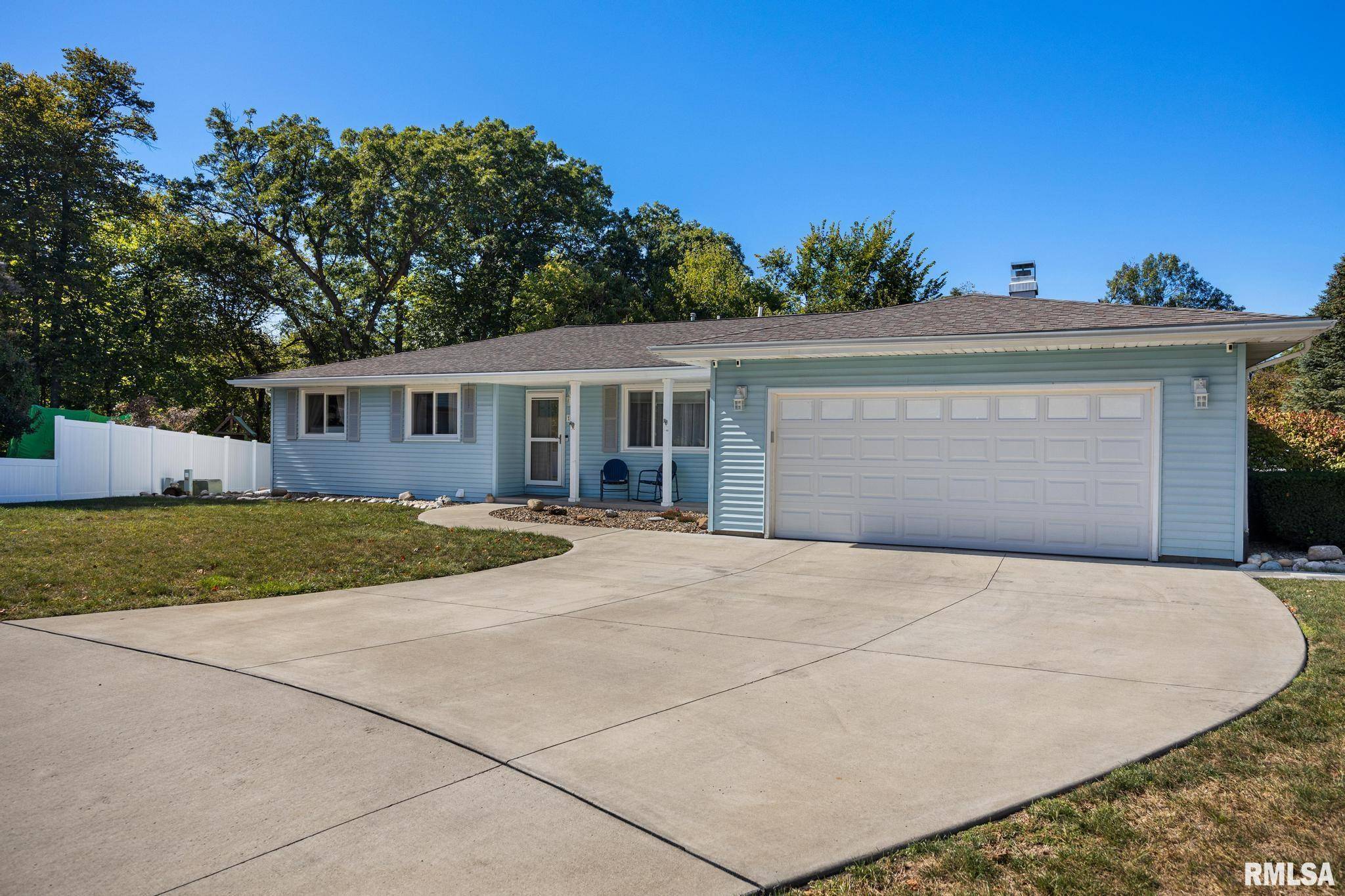 East Peoria, IL 61611,515 BRIARBROOK DR