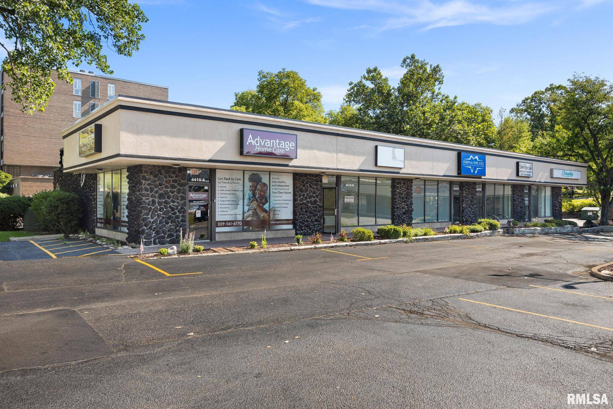 Peoria, IL 61614,4410 N KNOXVILLE AVE #Suite D