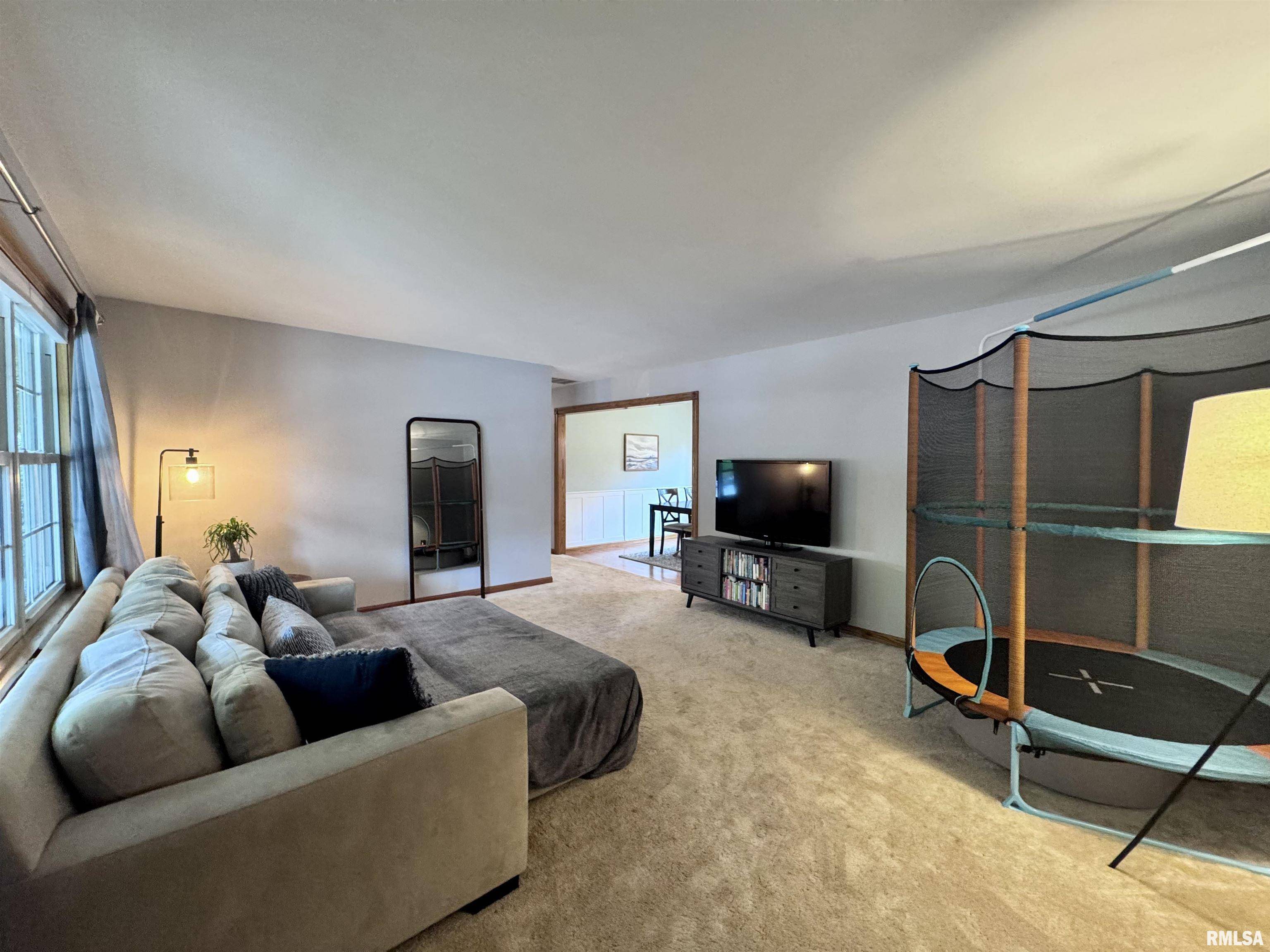 Macomb, IL 61455,158 Penny LN