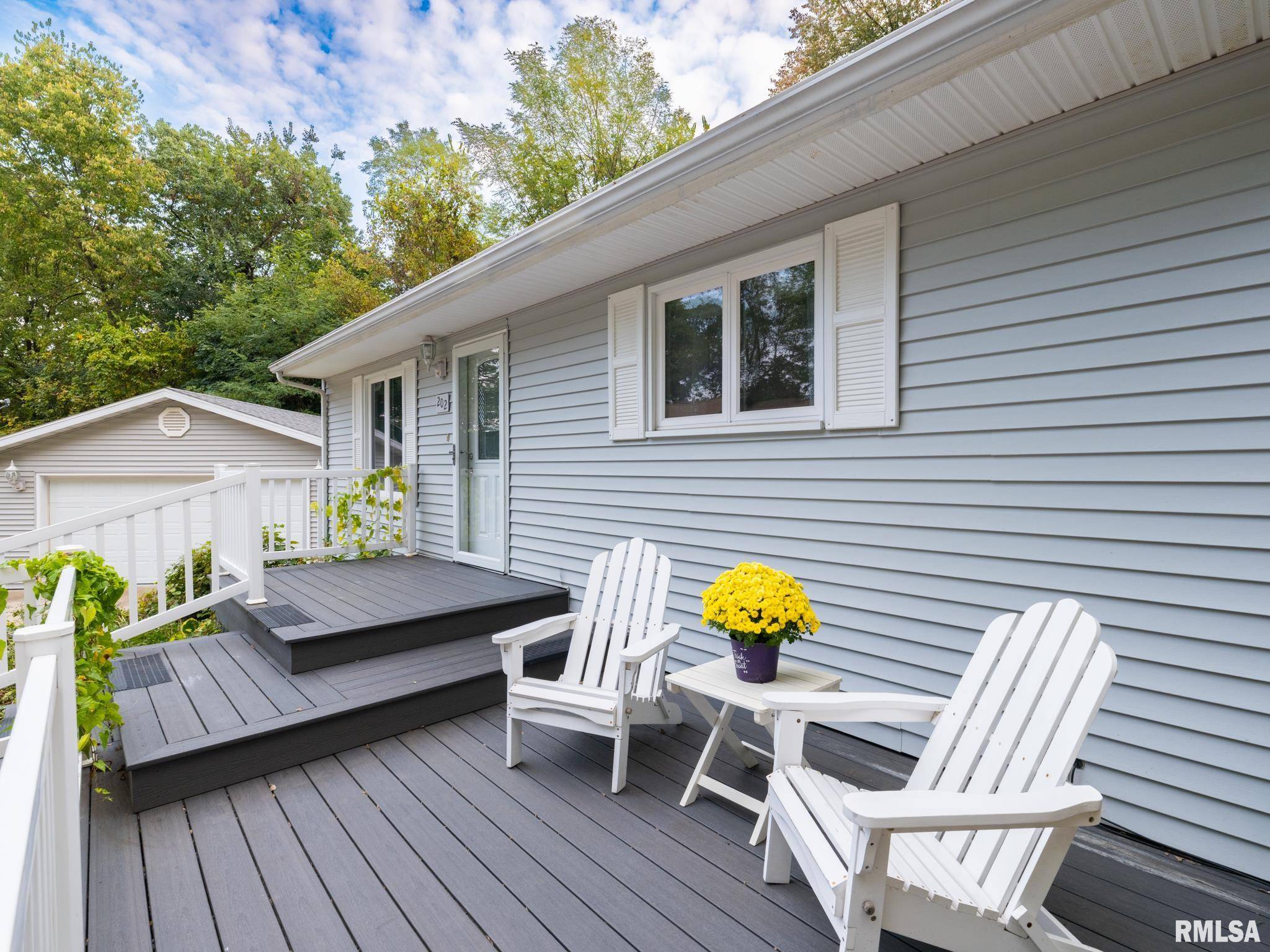 East Peoria, IL 61611,202 CASTLE LN