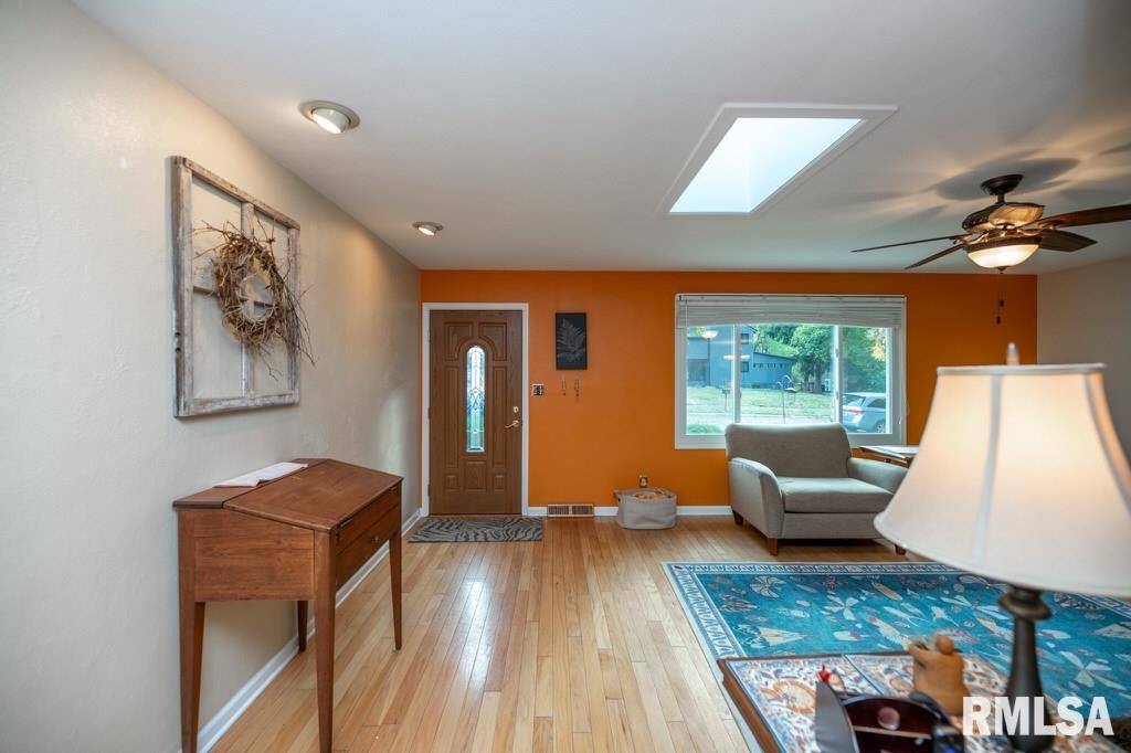 Peoria, IL 61615,6315 N POST OAK RD