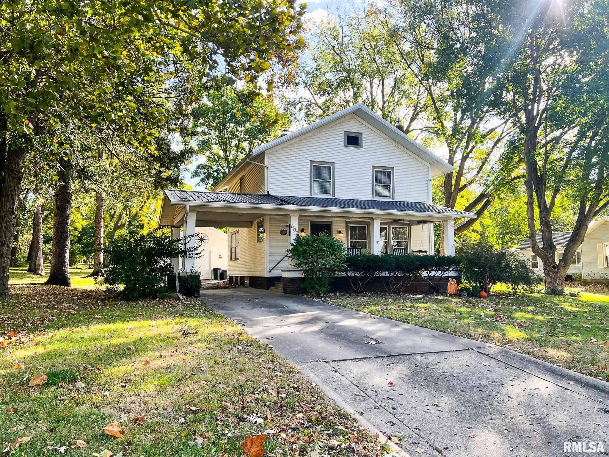 Eureka, IL 61530,607 S MAIN ST