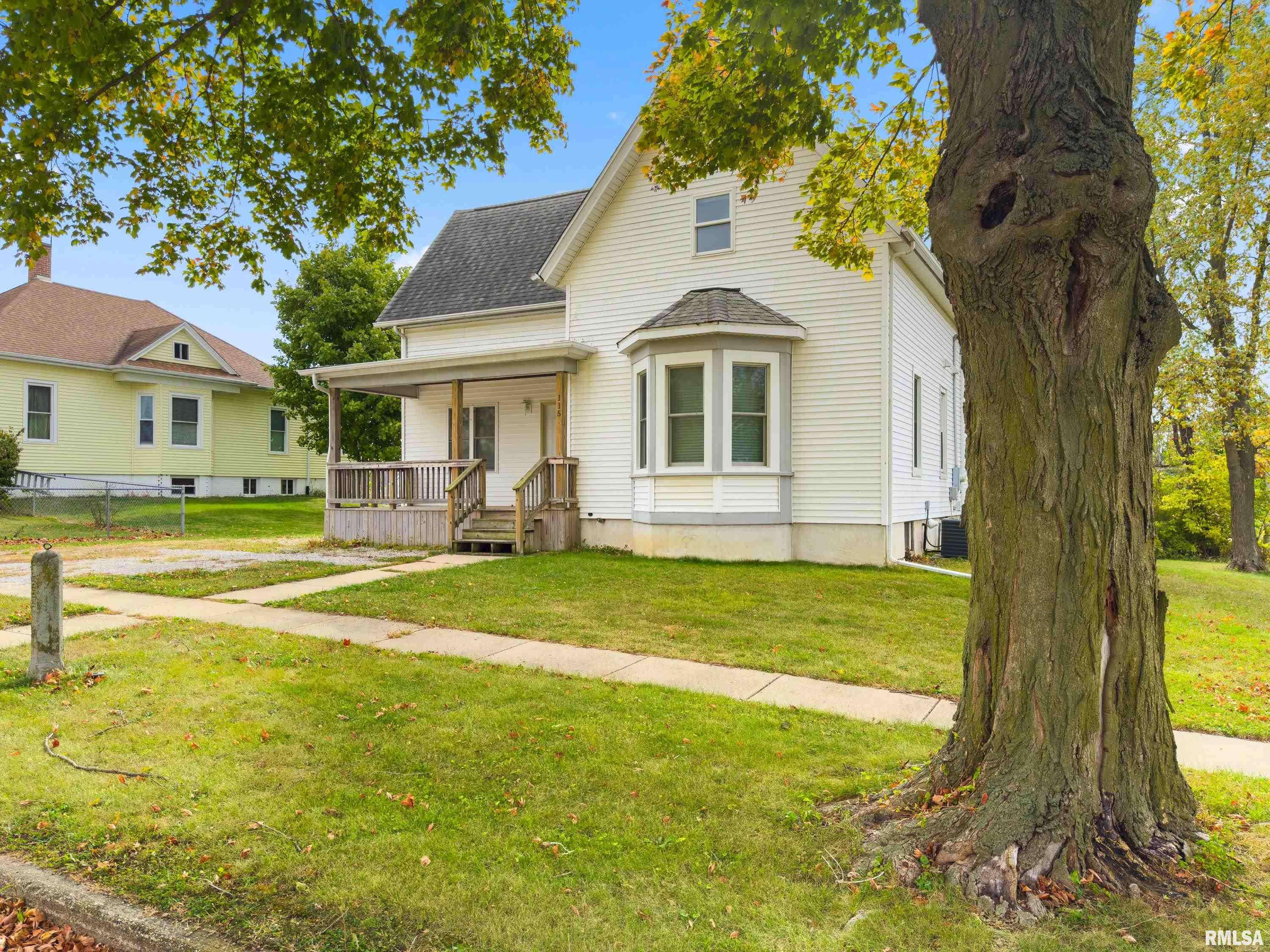 Washburn, IL 61570,115 W CHESTNUT ST