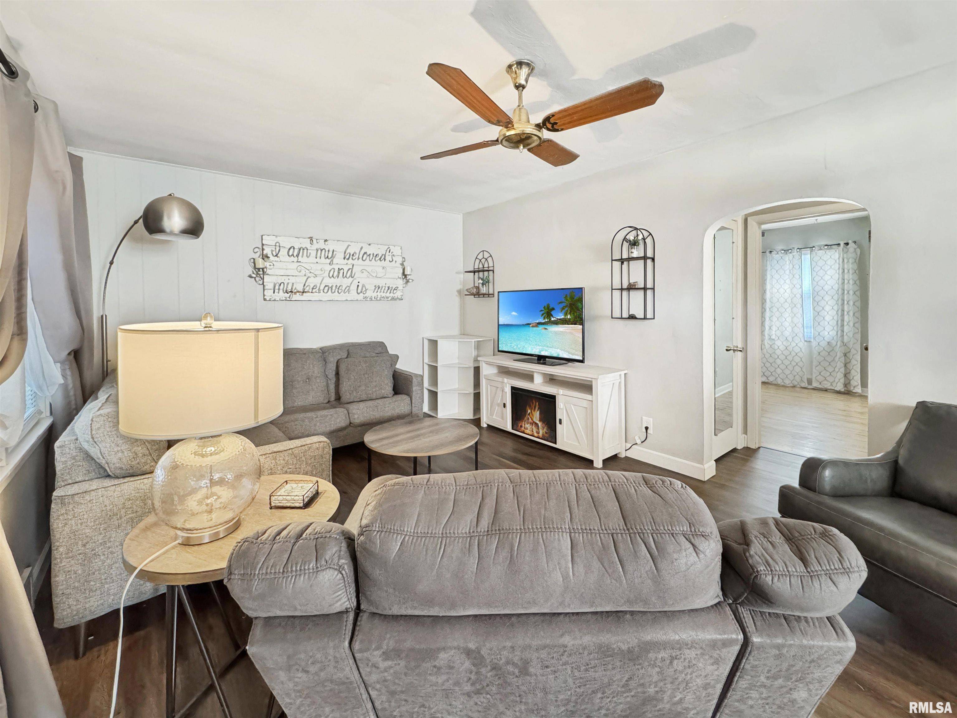 Metamora, IL 61548,414 S MENARD ST