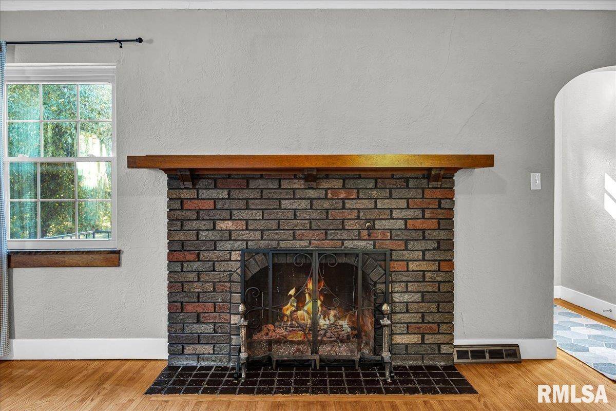 Peoria, IL 61604,317 W CORRINGTON AVE