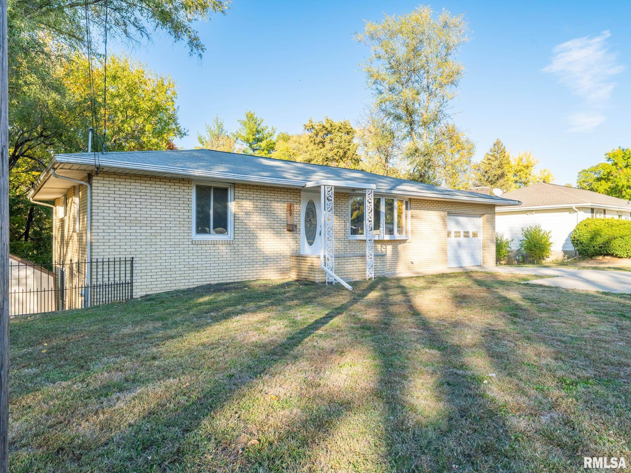 East Peoria, IL 61611,209 RACILL CT