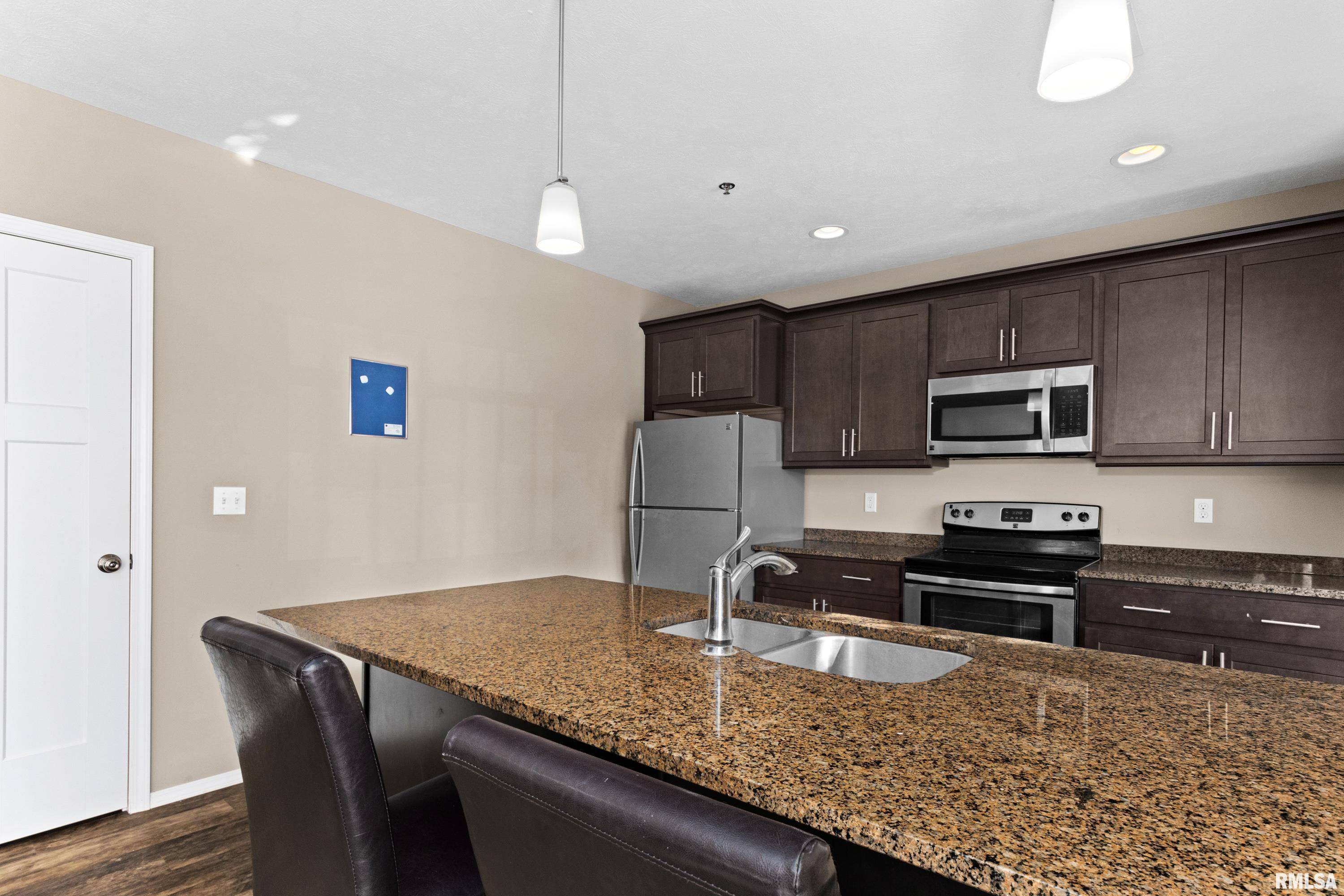 Peoria, IL 61606,919 W WINDOM ST