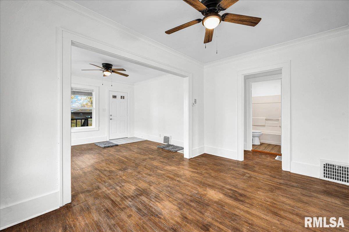 Peoria Heights, IL 61616,909 E MONETA AVE