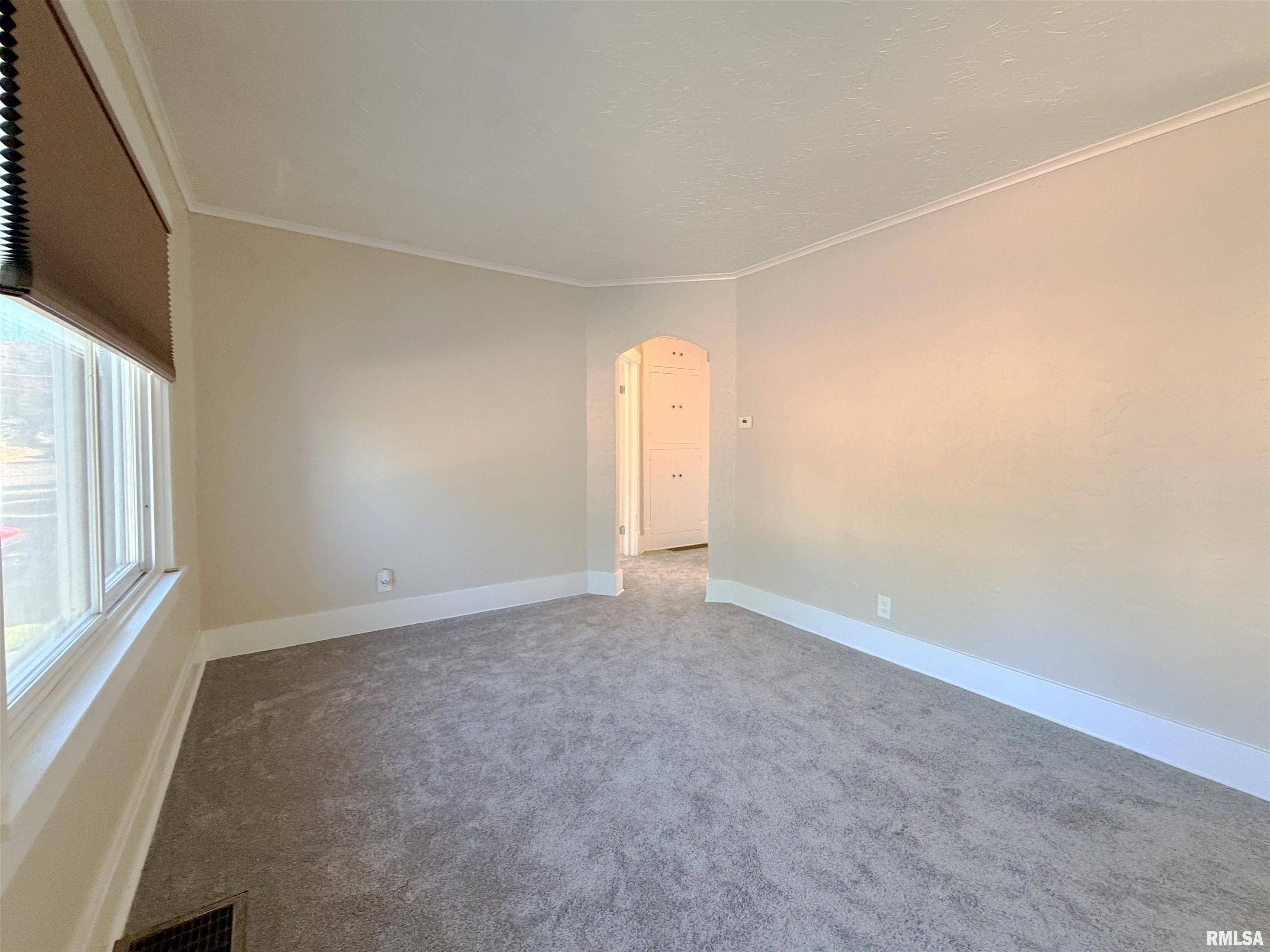 Peoria Heights, IL 61616,1002 E SAMUEL AVE