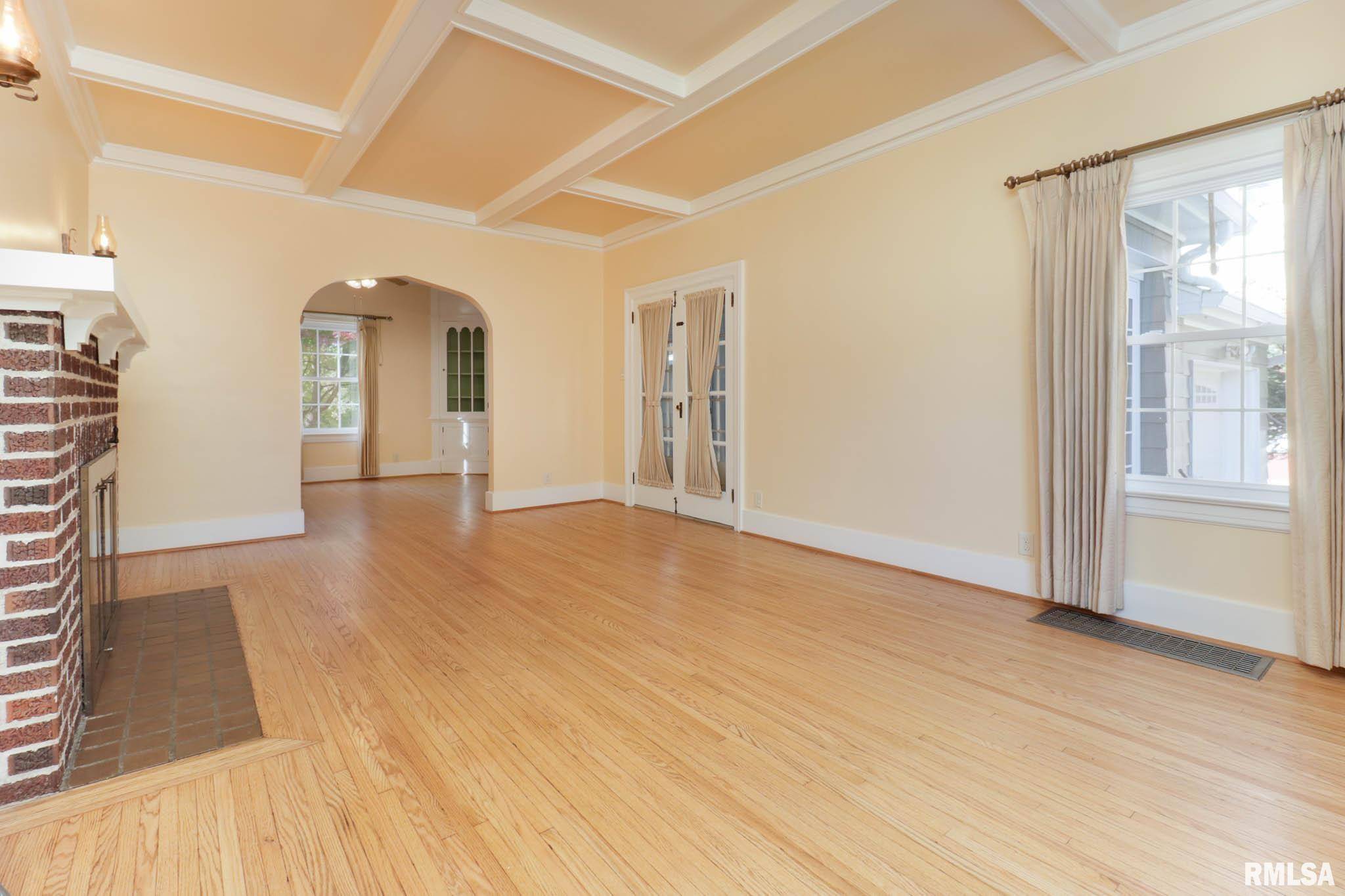 Delavan, IL 61734,303 S HARRIS ST