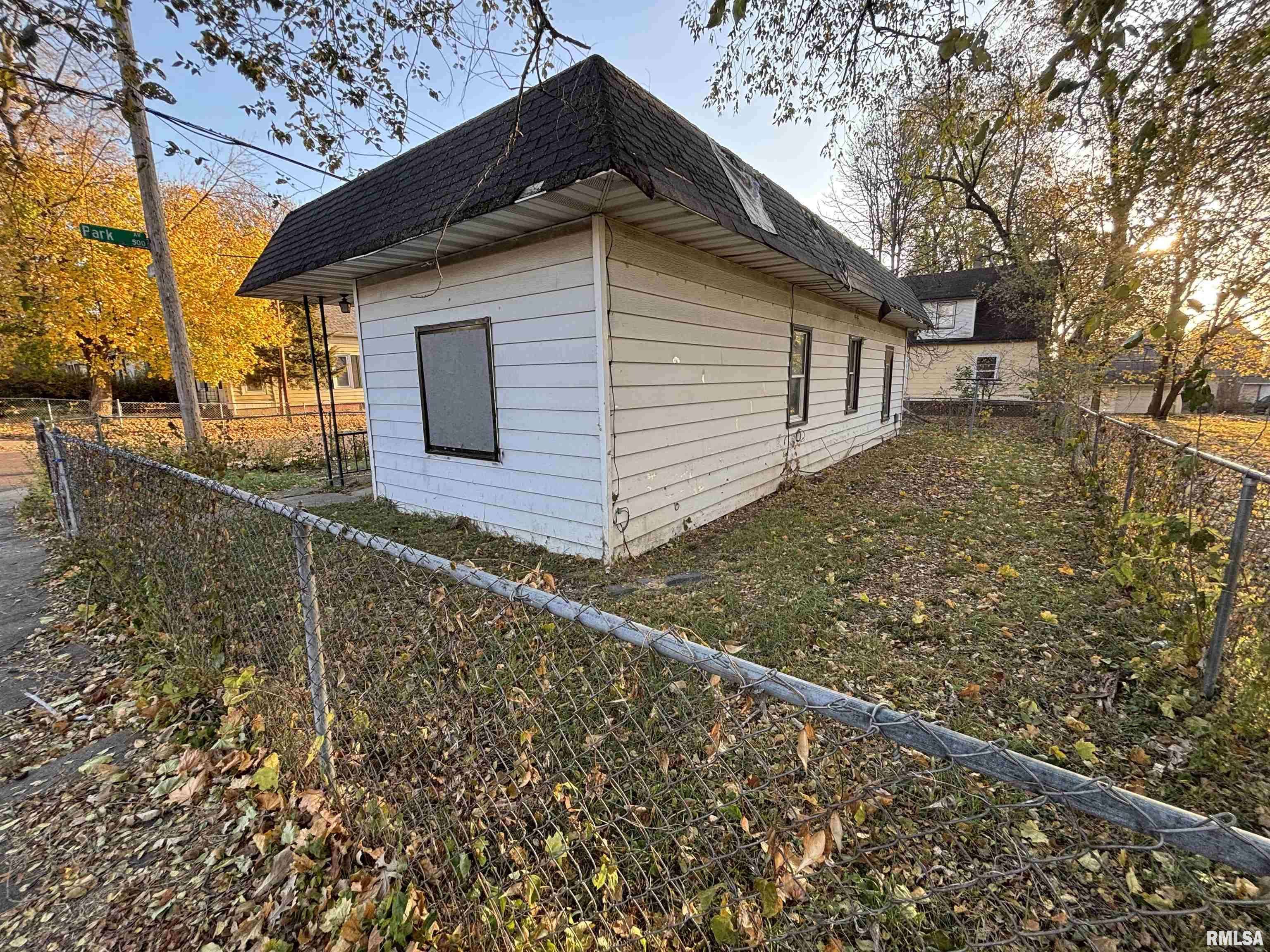 Peoria, IL 61603,2414 NE MONROE ST