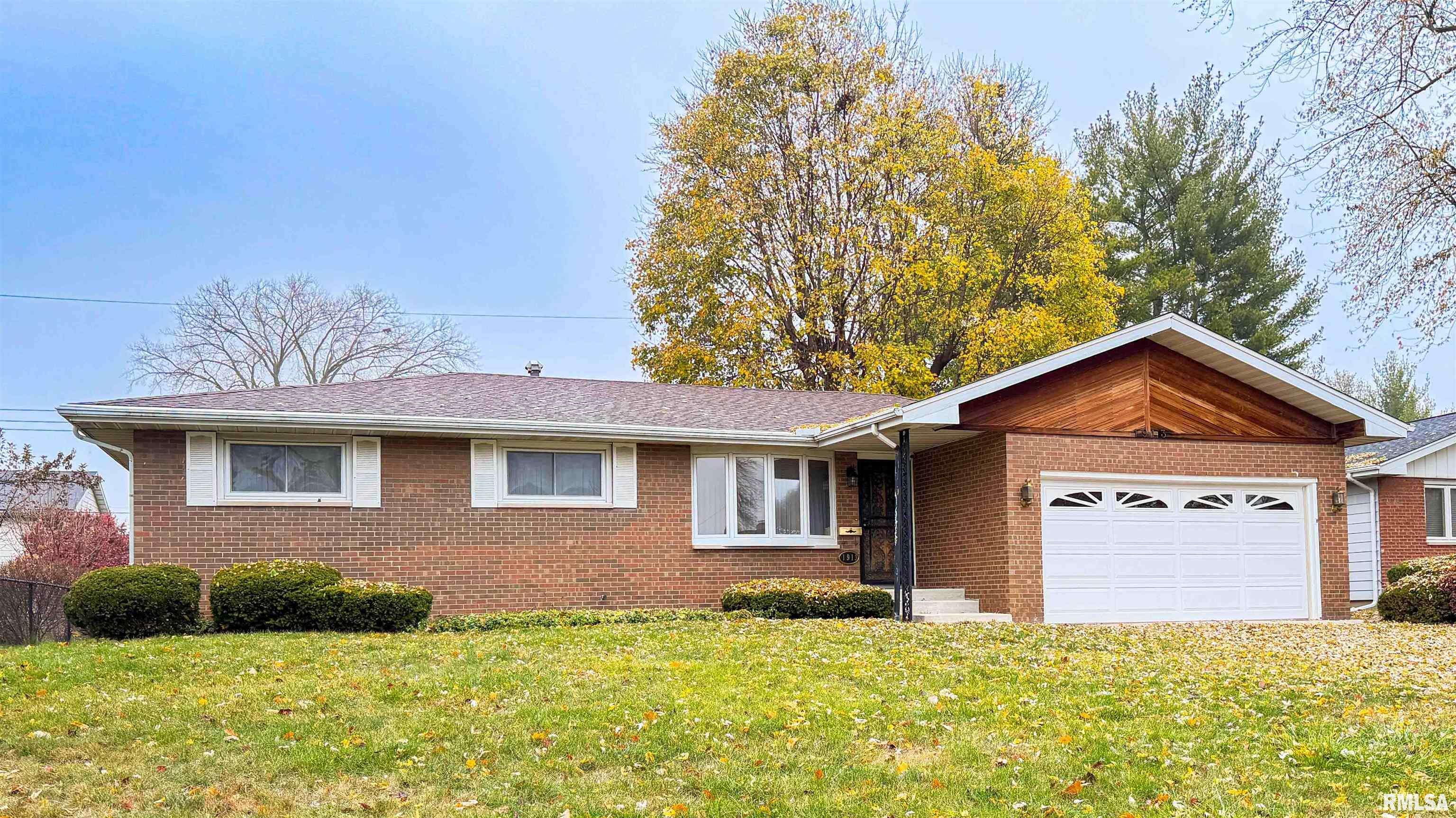 Peoria, IL 61614,1913 W CLAREWOOD AVE