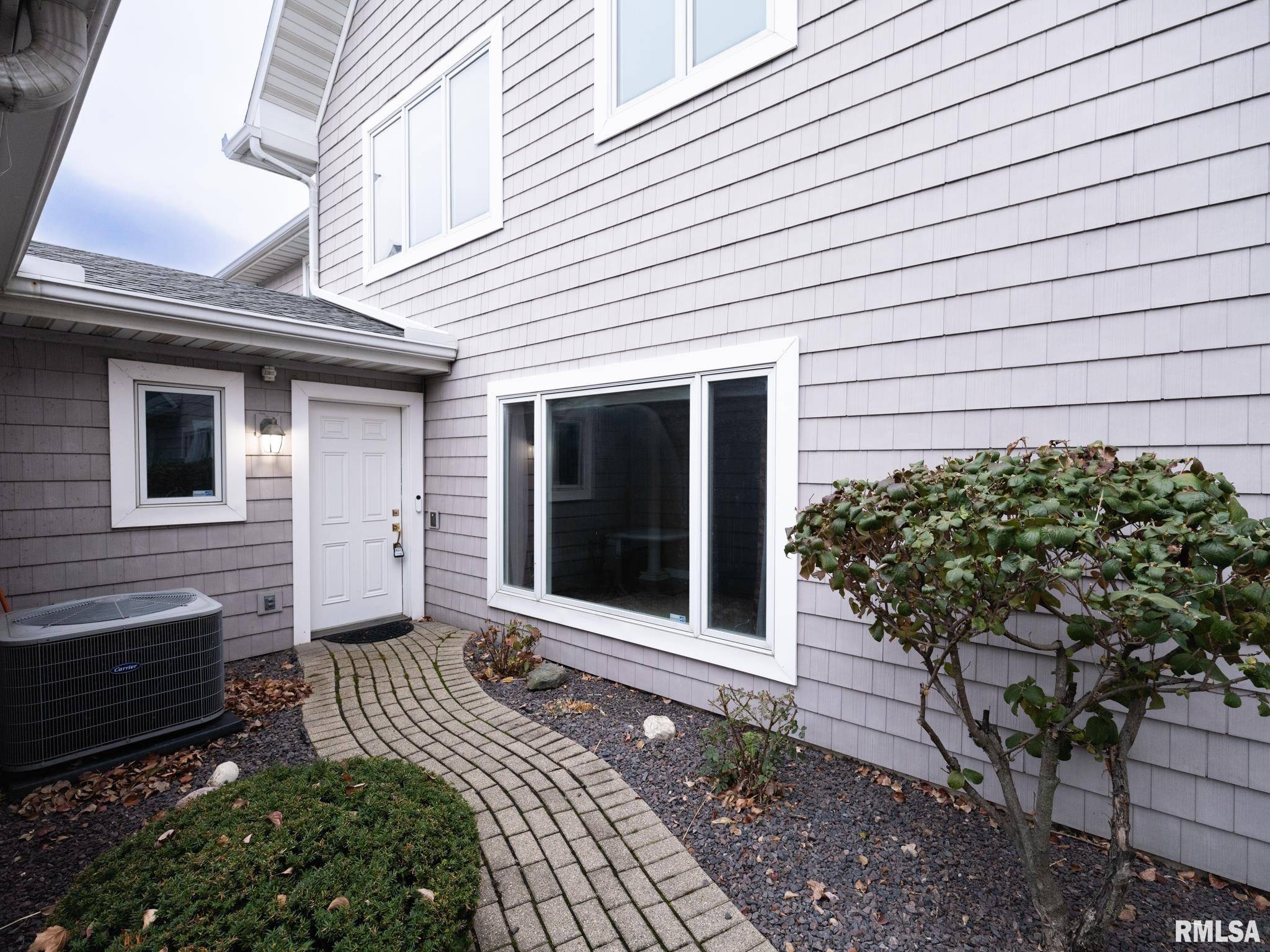 East Peoria, IL 61611,414 HARBOR POINTE DR