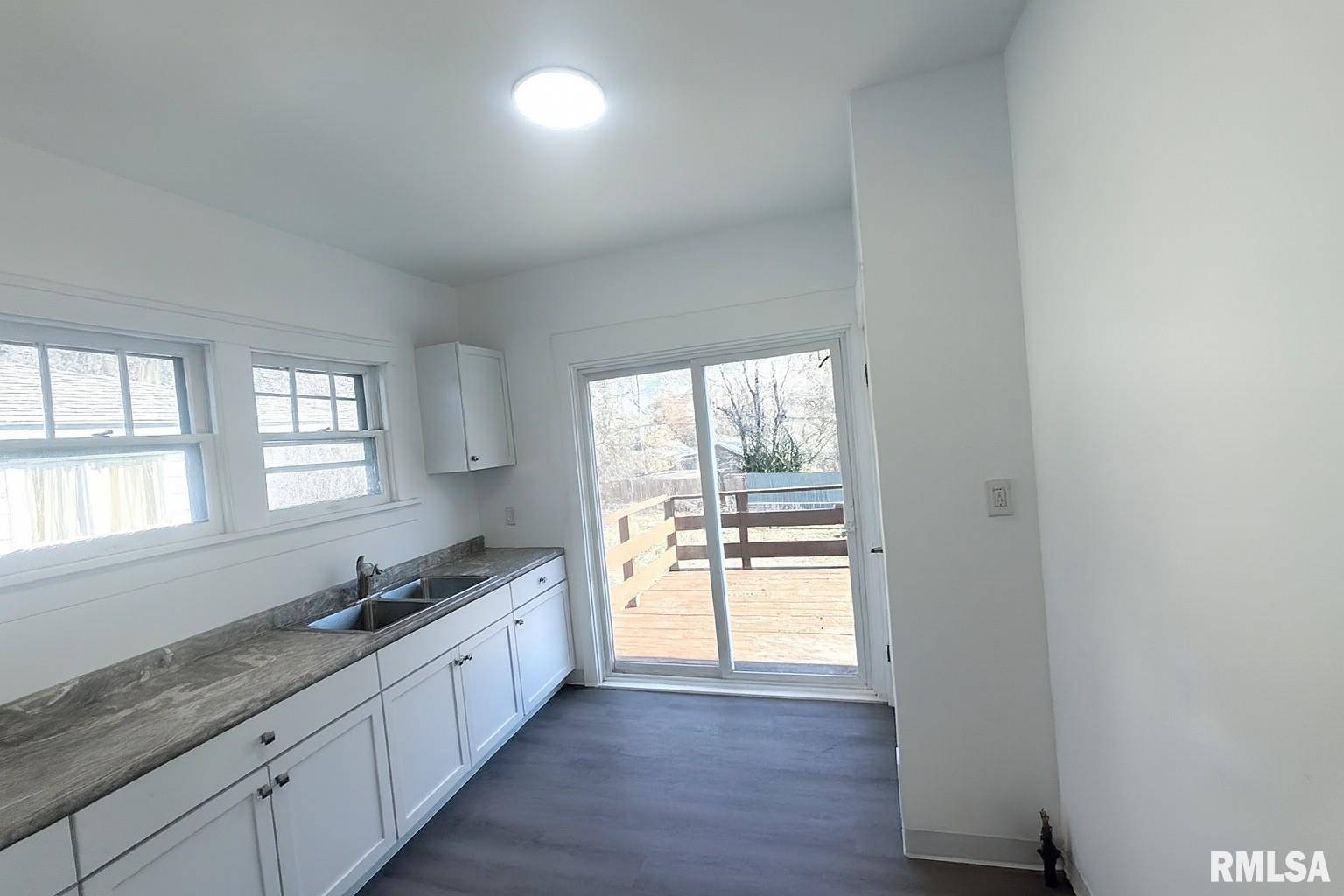 Peoria, IL 61604,2304 N ELLIS AVE