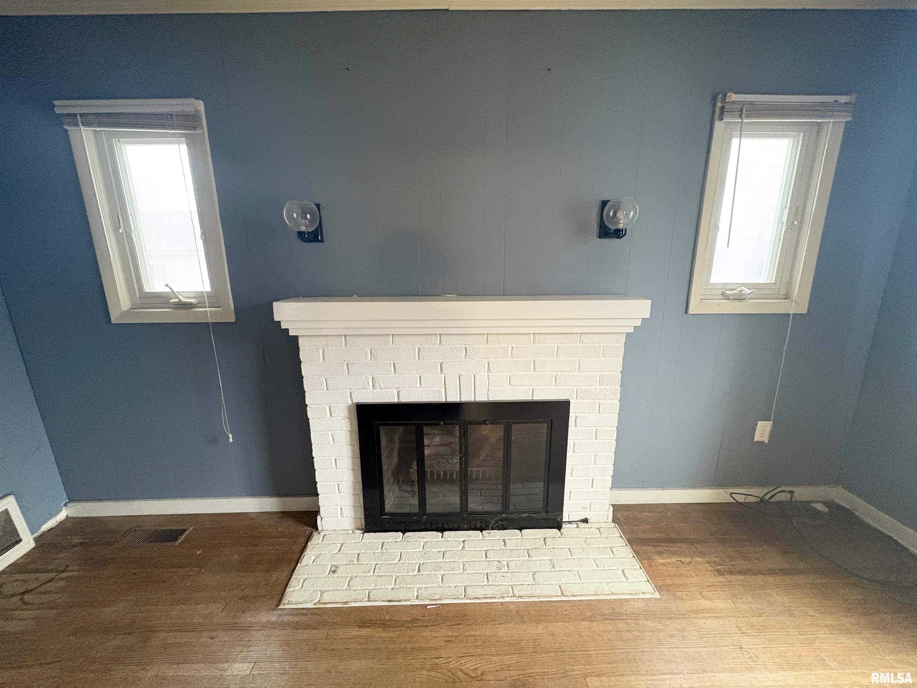 Creve Coeur, IL 61610,146 N STEWART ST