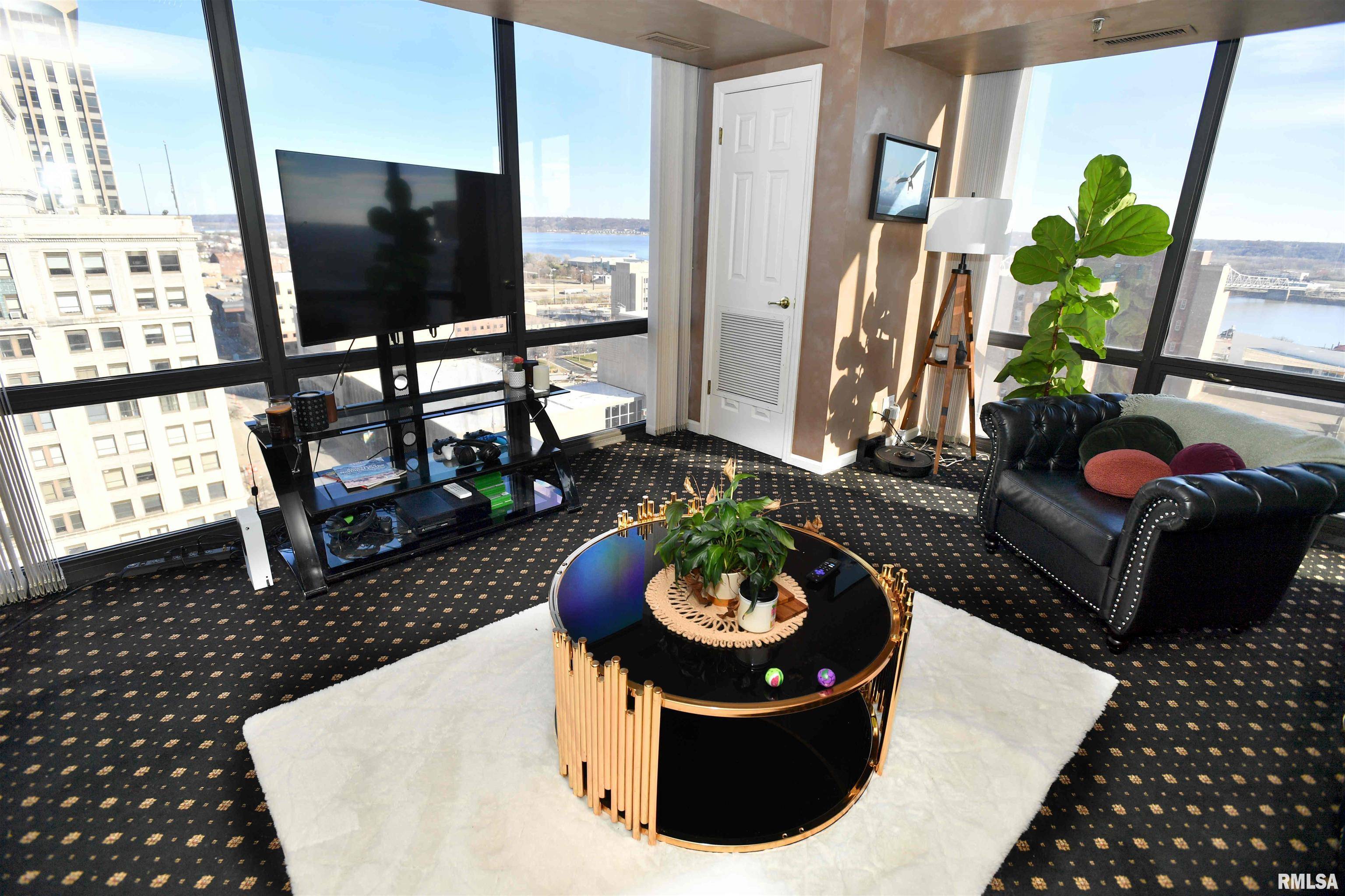 Peoria, IL 61602,123 SW JEFFERSON AVE #E16 NE