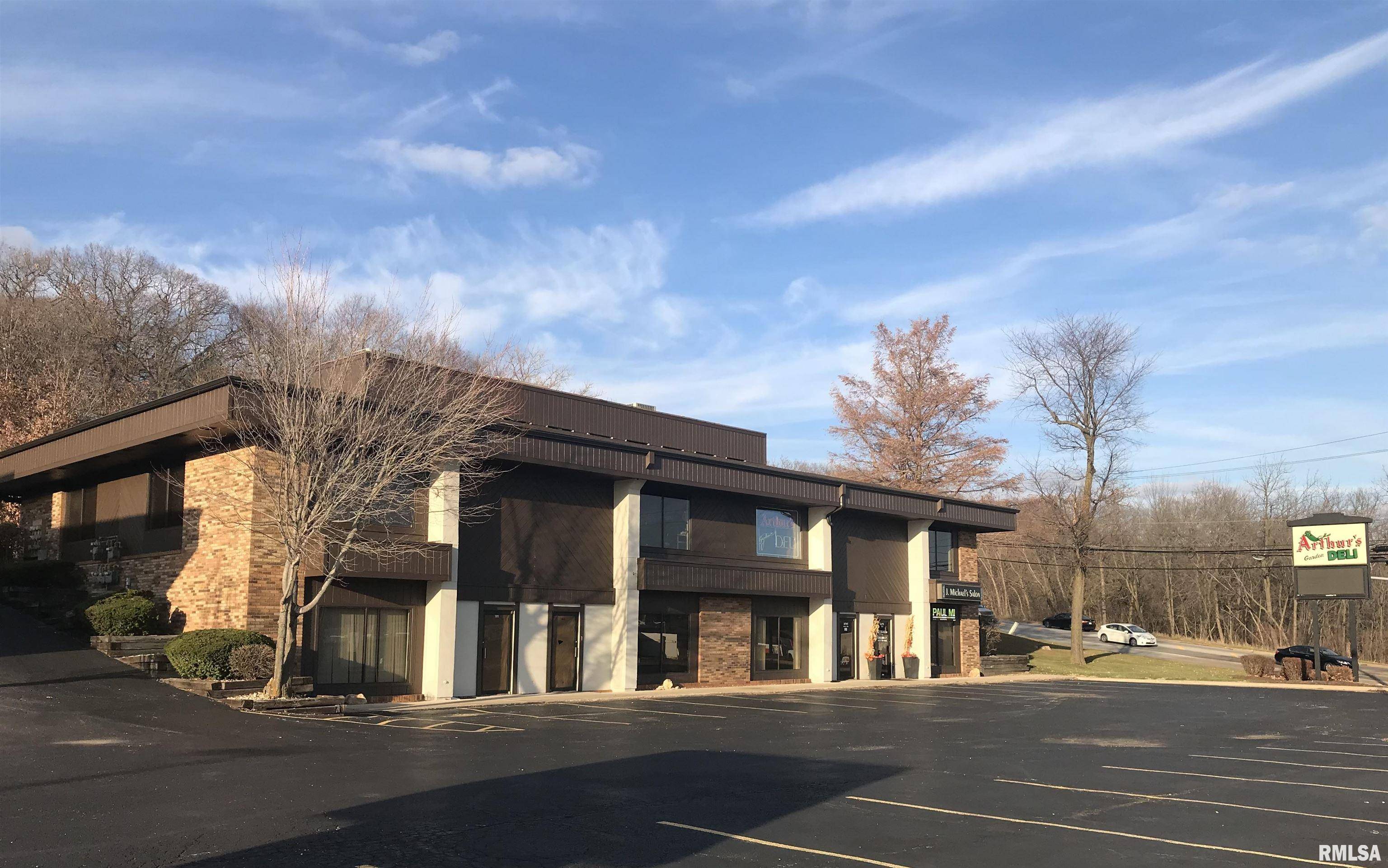 Rock Island, IL 61201,3727 BLACKHAWK RD #103