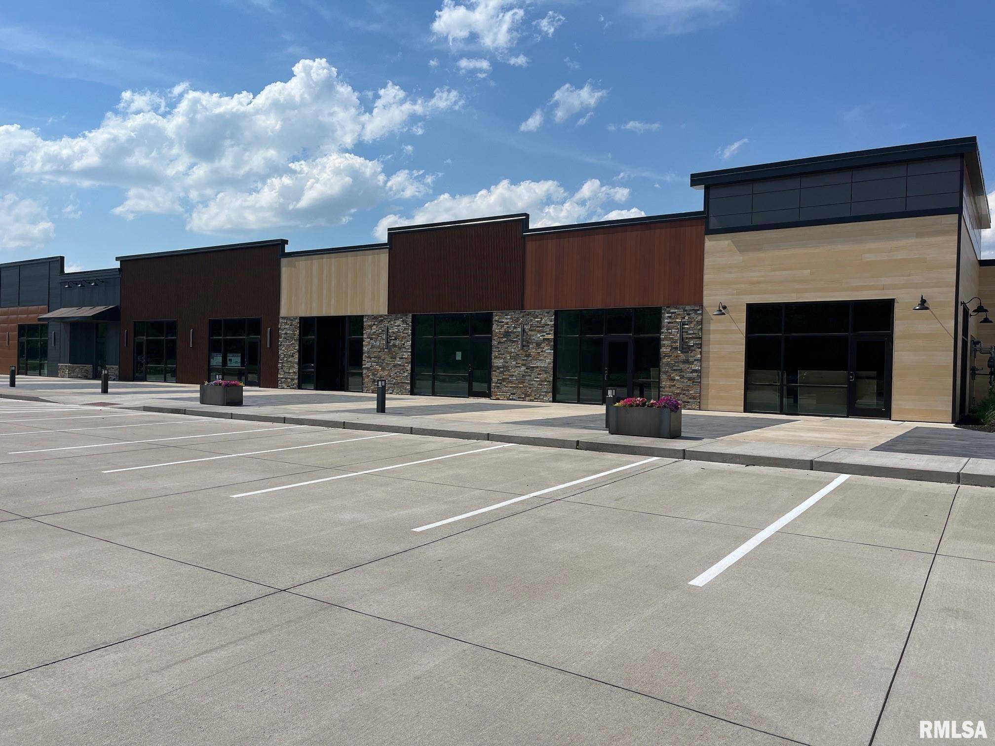 East Moline, IL 61244,201 12TH AVE