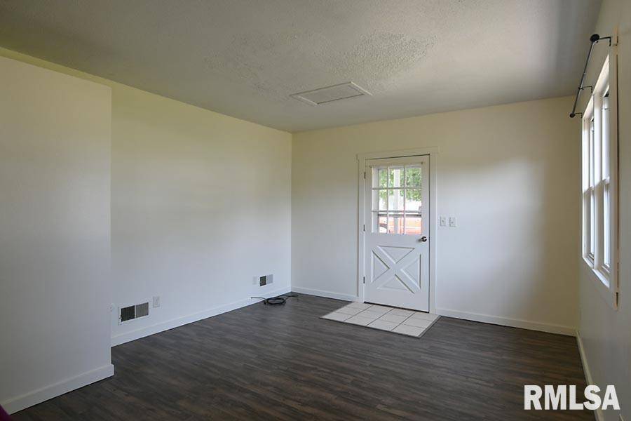 Colona, IL 61241,302 3RD ST