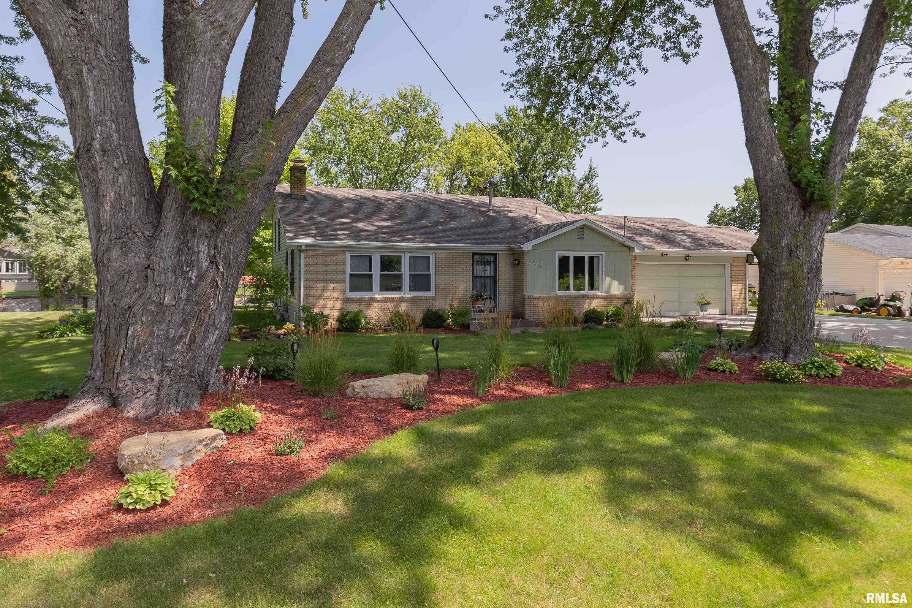 Bettendorf, IA 52722-5519,3725 W HARBOR DR