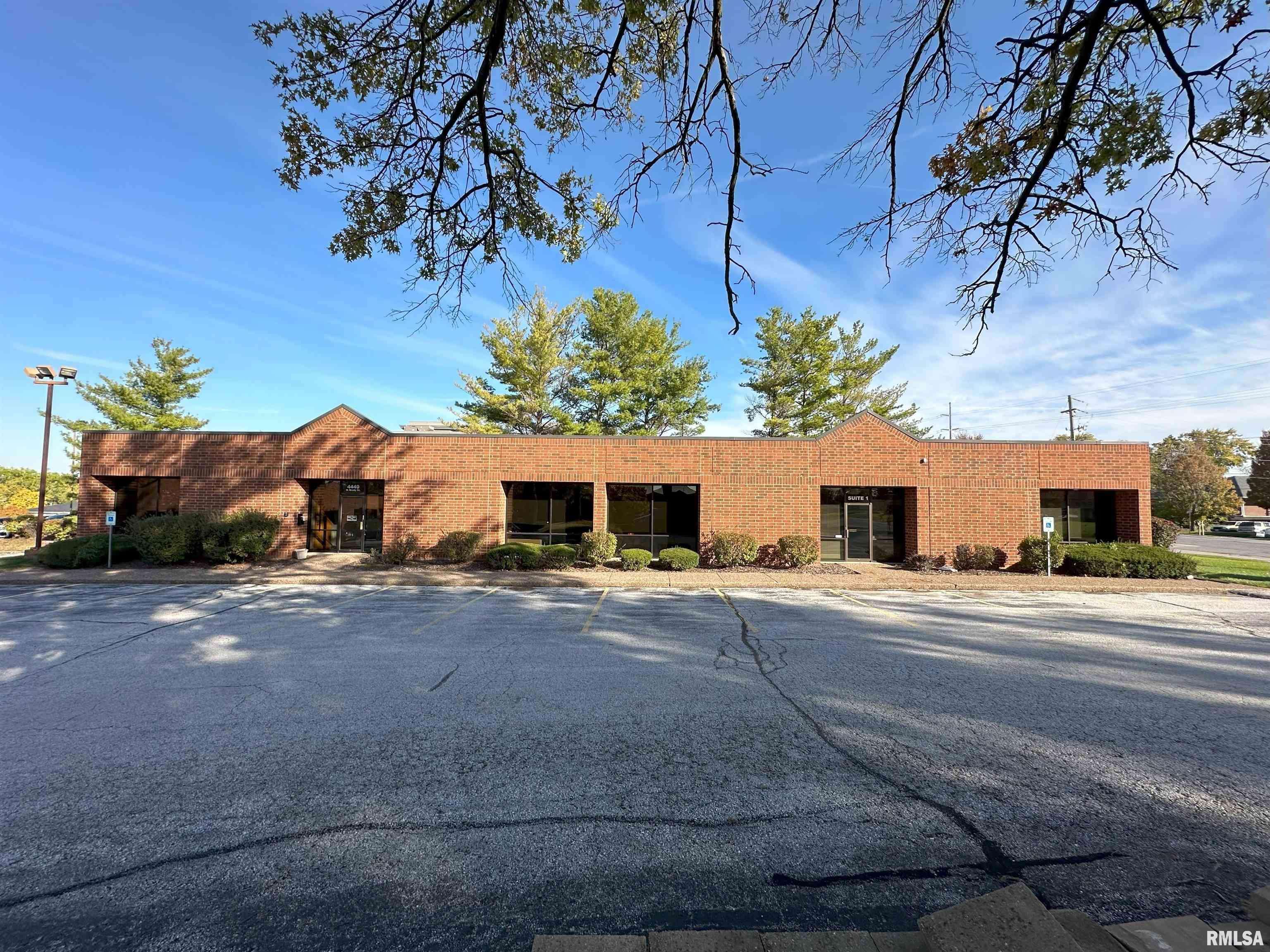 Davenport, IA 52806,4440 BRADY ST #1