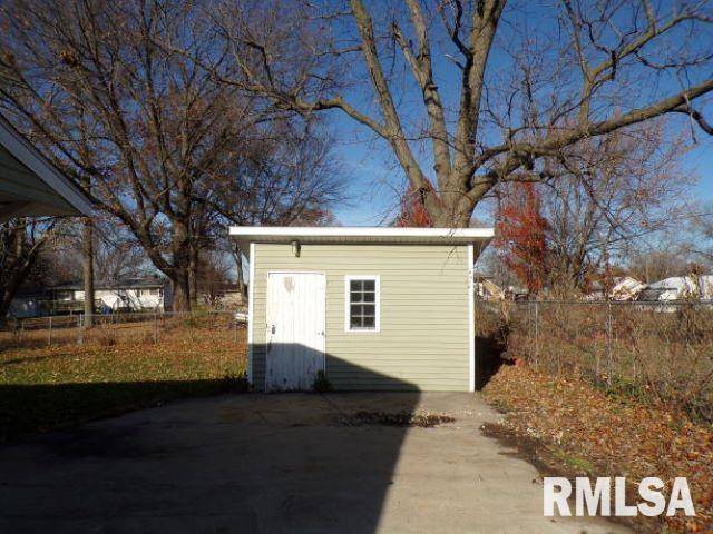 Alpha, IL 61413,209 W C ST
