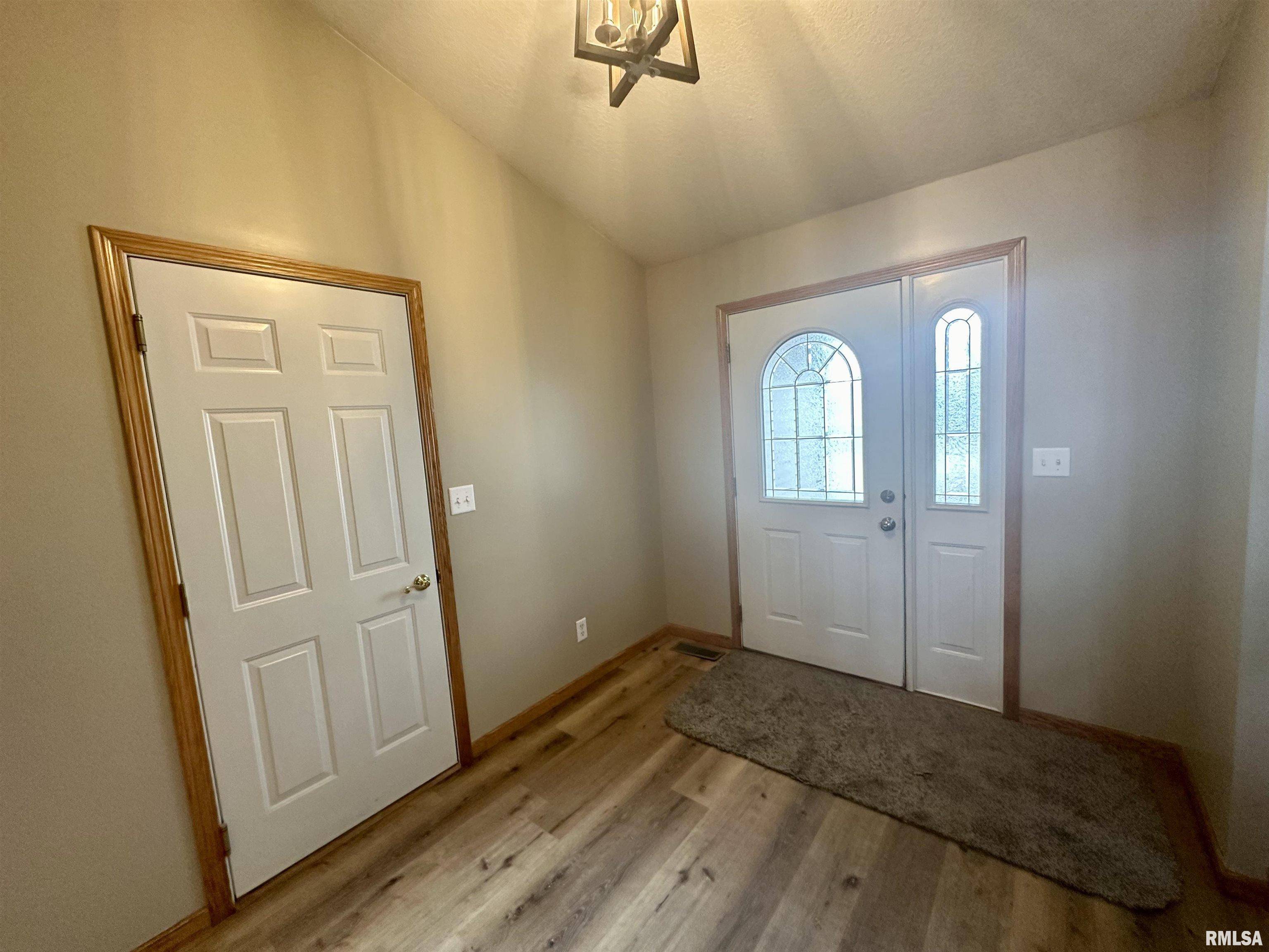 Silvis, IL 61282,1105 29TH AVE